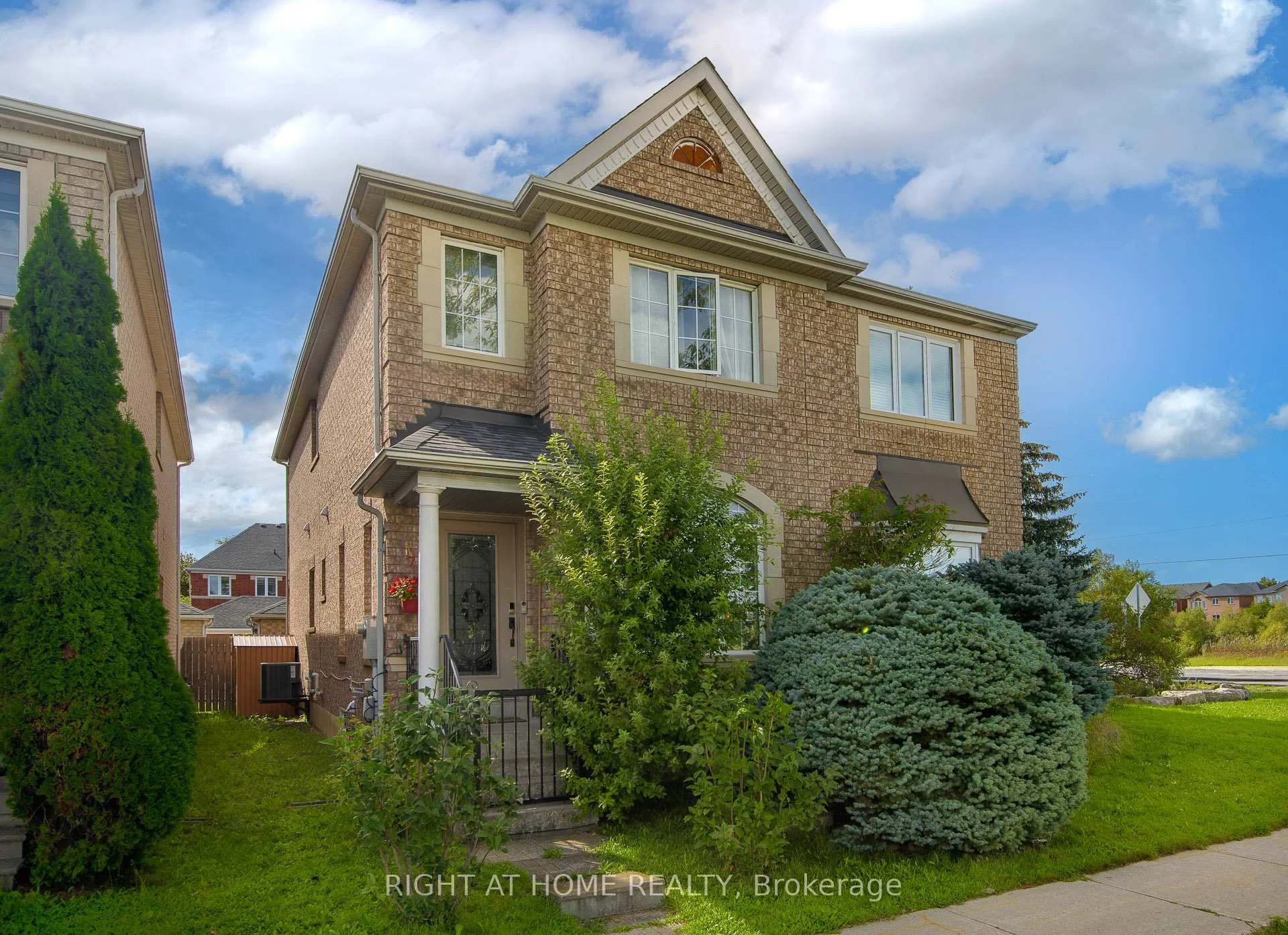 Photo 3 of 4 Forest Run Boulevard, Vaughan, Patterson — HOMEH