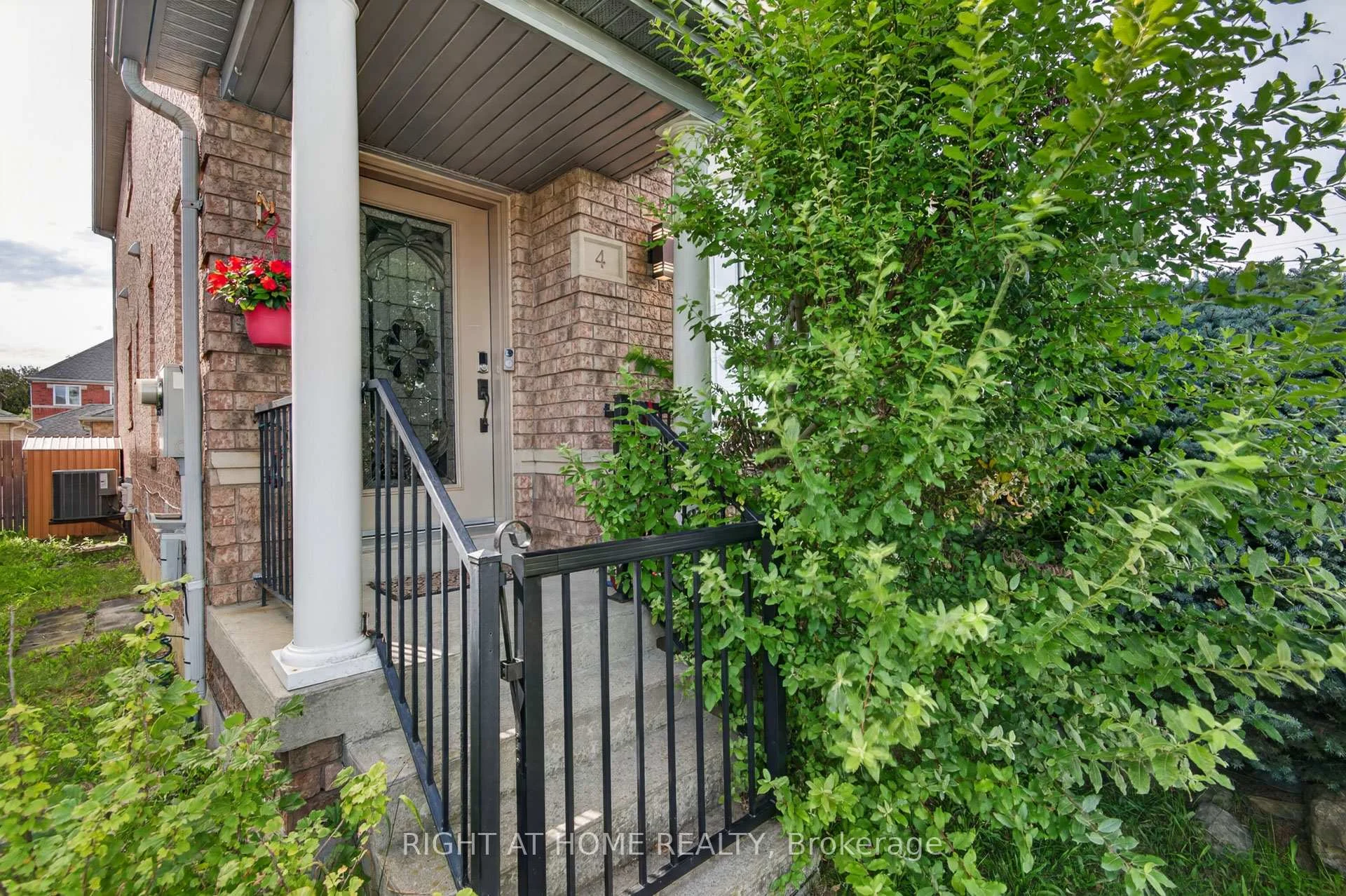 Photo 6 of 4 Forest Run Boulevard, Vaughan, Patterson — HOMEH