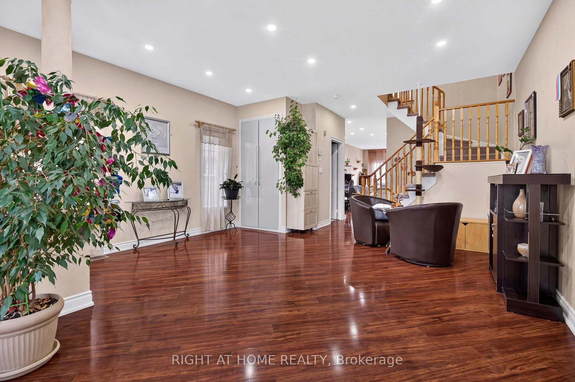 Photo 8 of 4 Forest Run Boulevard, Vaughan, Patterson — HOMEH