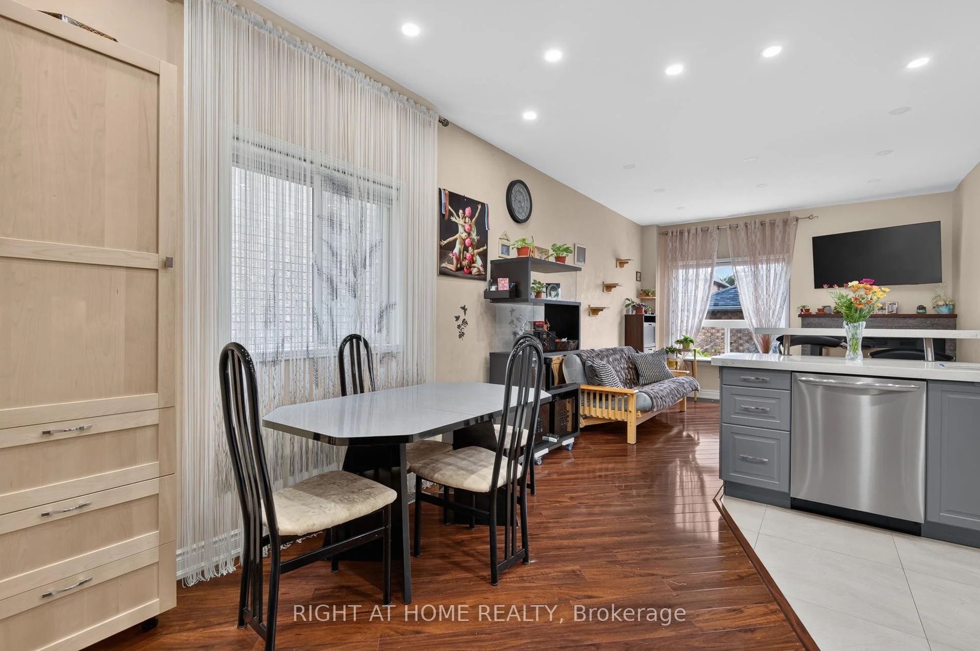 Photo 9 of 4 Forest Run Boulevard, Vaughan, Patterson — HOMEH