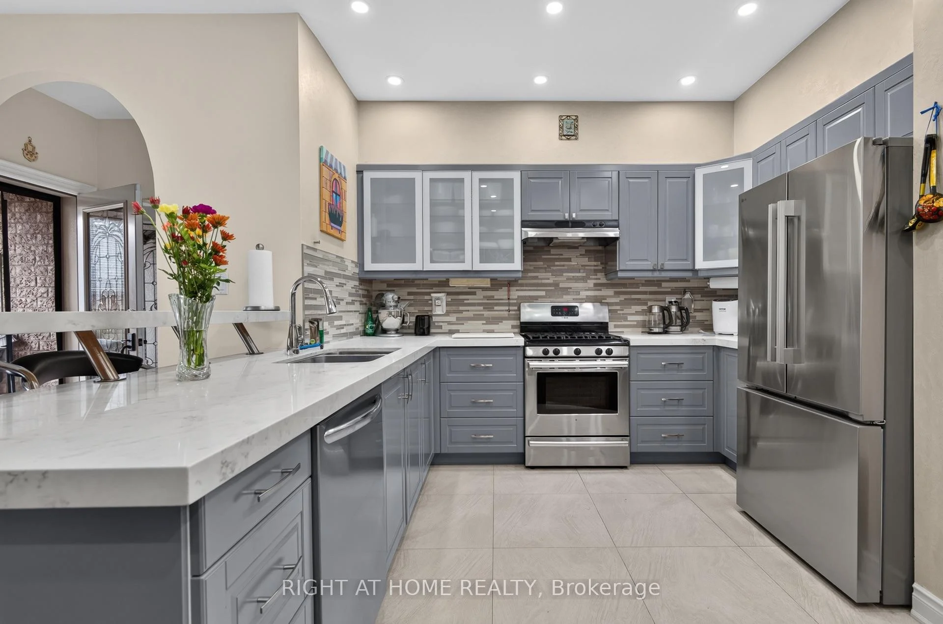 Photo 11 of 4 Forest Run Boulevard, Vaughan, Patterson — HOMEH