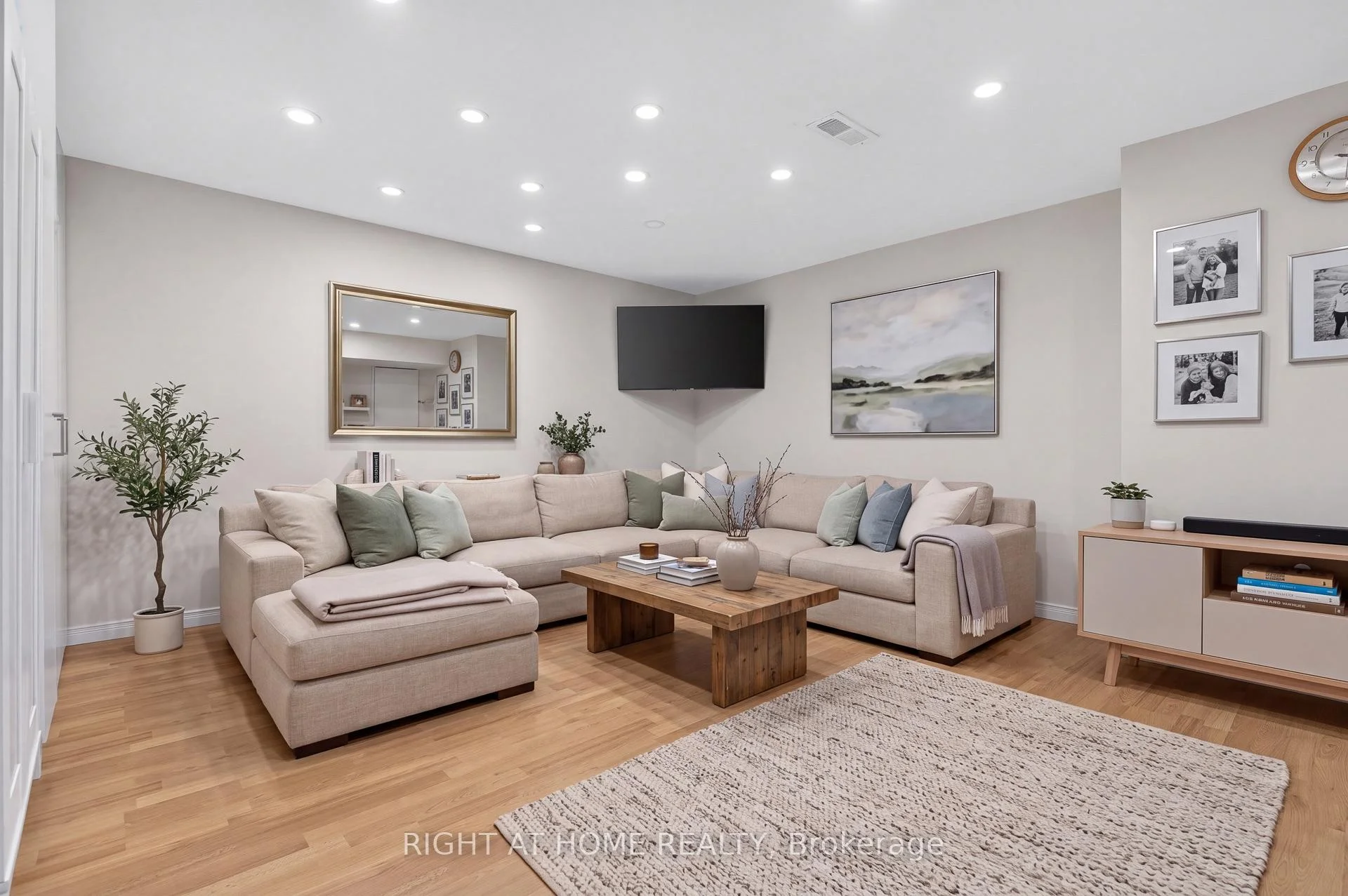 Photo 29 of 4 Forest Run Boulevard, Vaughan, Patterson — HOMEH