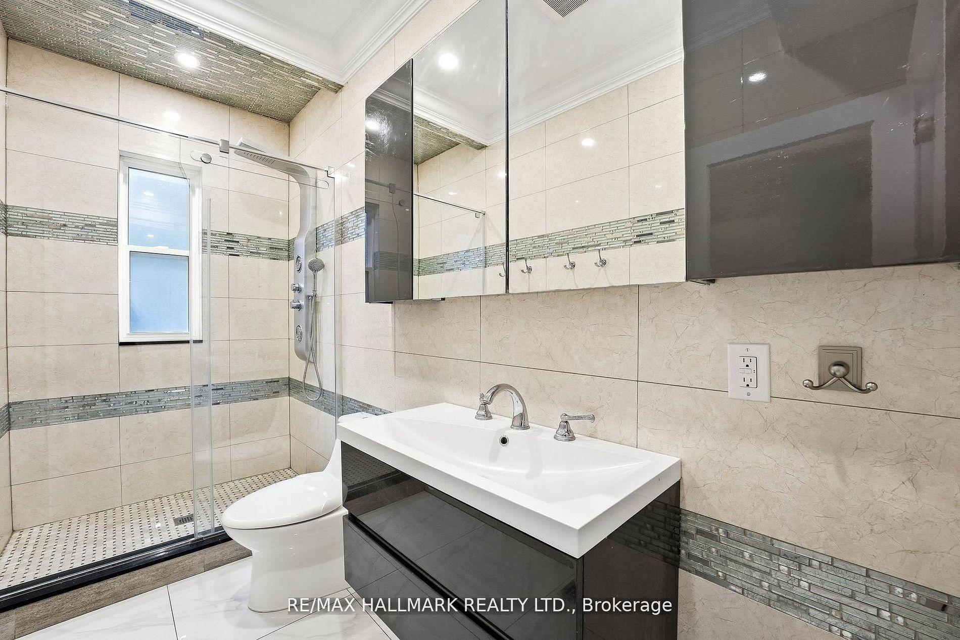 Photo 18 of 32 Orchard Park Drive, Scarborough, West Hill — HOMEH