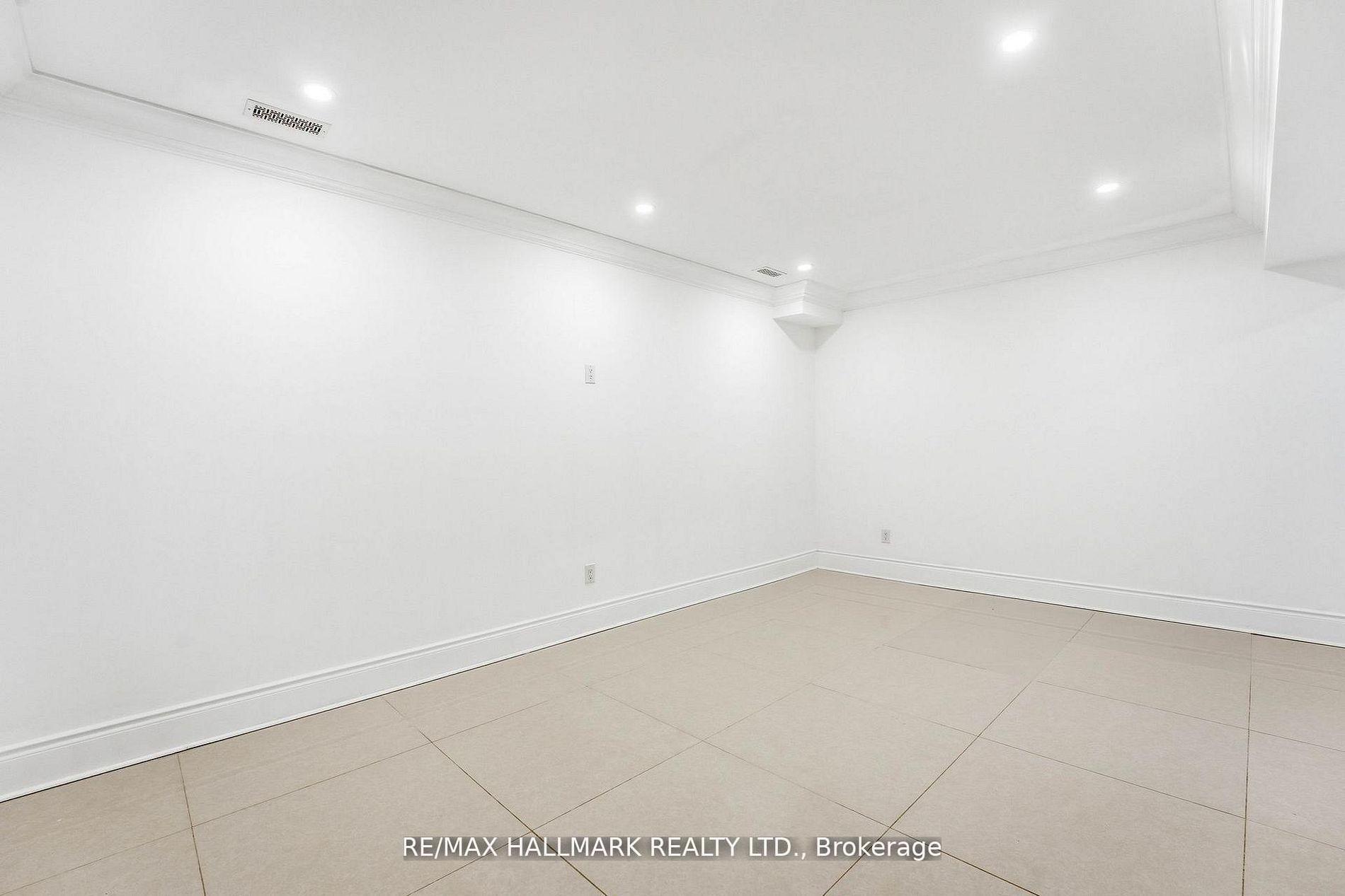 Photo 43 of 32 Orchard Park Drive, Scarborough, West Hill — HOMEH