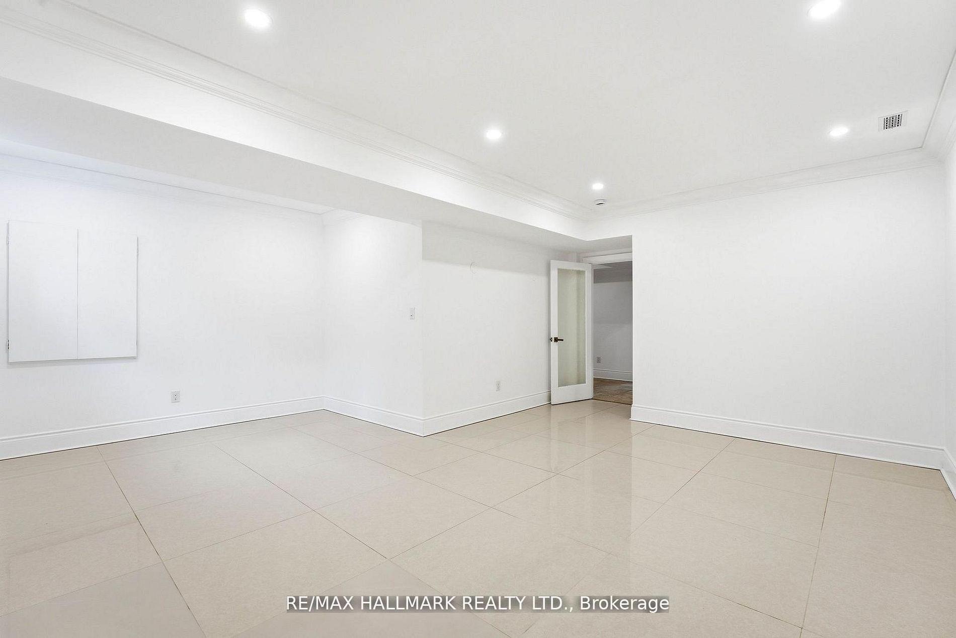 Photo 44 of 32 Orchard Park Drive, Scarborough, West Hill — HOMEH
