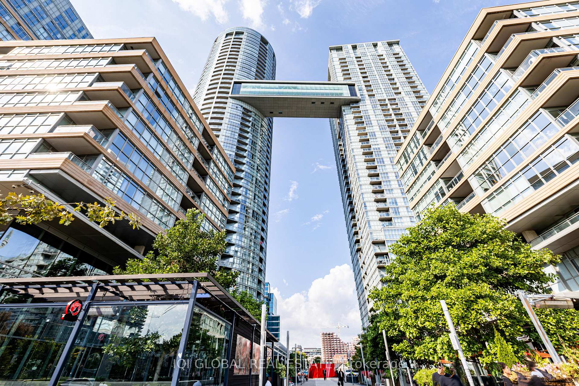Front of Unit 1025, 21 Iceboat Terrace