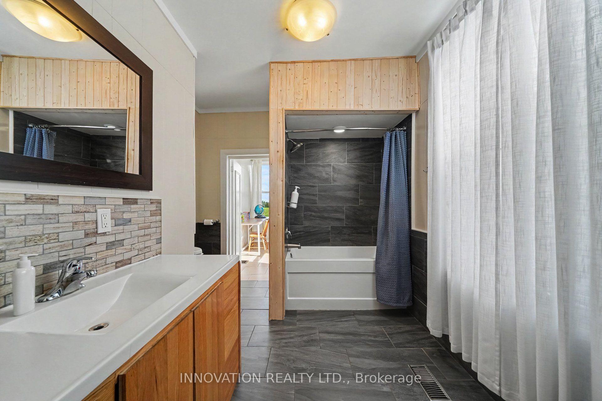 Photo 13 of 649 Upper Dwyer Hill Road, Ottawa, Huntley Ward (South West) — HOMEH