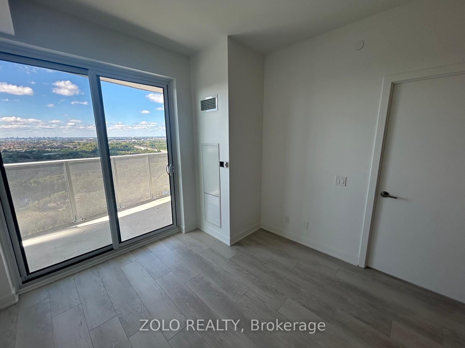 Photo 11 of Unit 2115, 6 Flavelle Trail, Vaughan, Steeles West Industrial — HOMEH