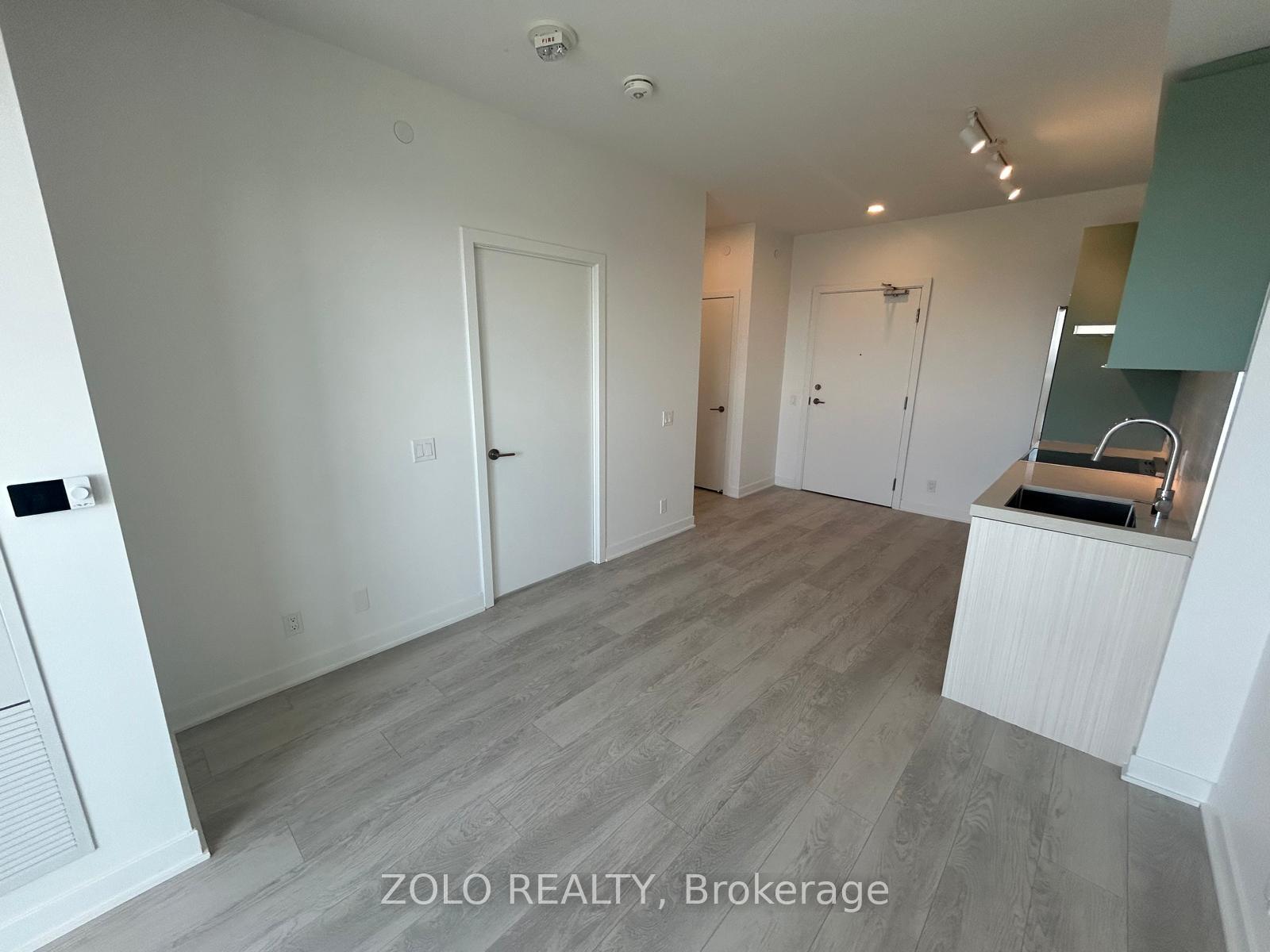 Photo 12 of Unit 2115, 6 Flavelle Trail, Vaughan, Steeles West Industrial — HOMEH