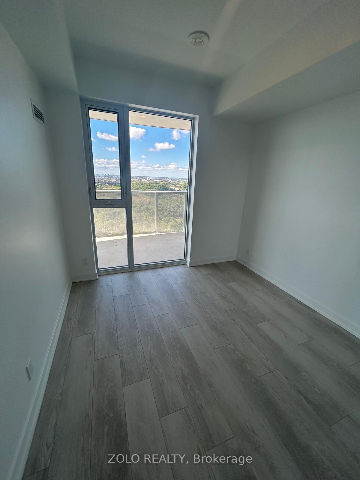 Photo 14 of Unit 2115, 6 Flavelle Trail, Vaughan, Steeles West Industrial — HOMEH