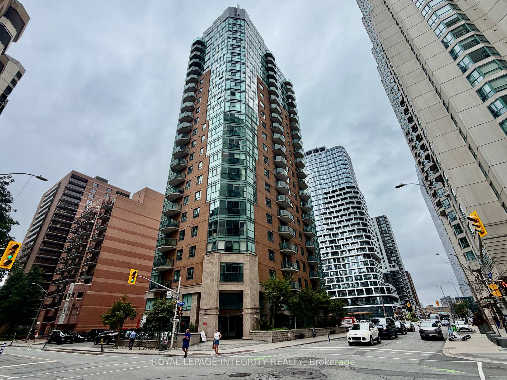 Photo of Unit 505, 445 Laurier Avenue W