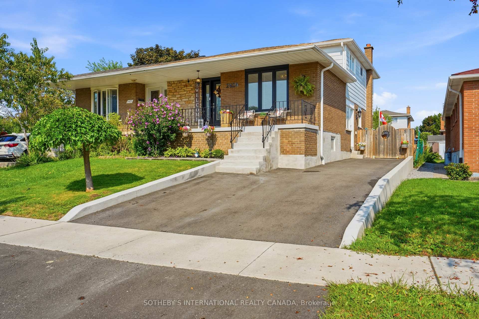 Photo 1 of 2429 Whaley Whaley Drive, Mississauga, Cooksville — HOMEH