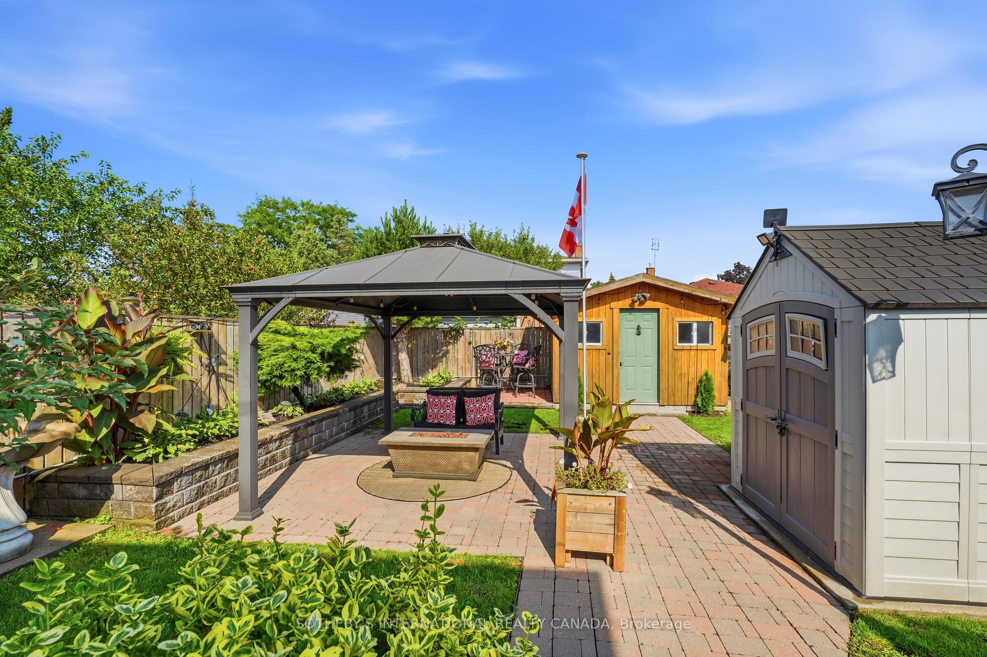 Photo 4 of 2429 Whaley Whaley Drive, Mississauga, Cooksville — HOMEH