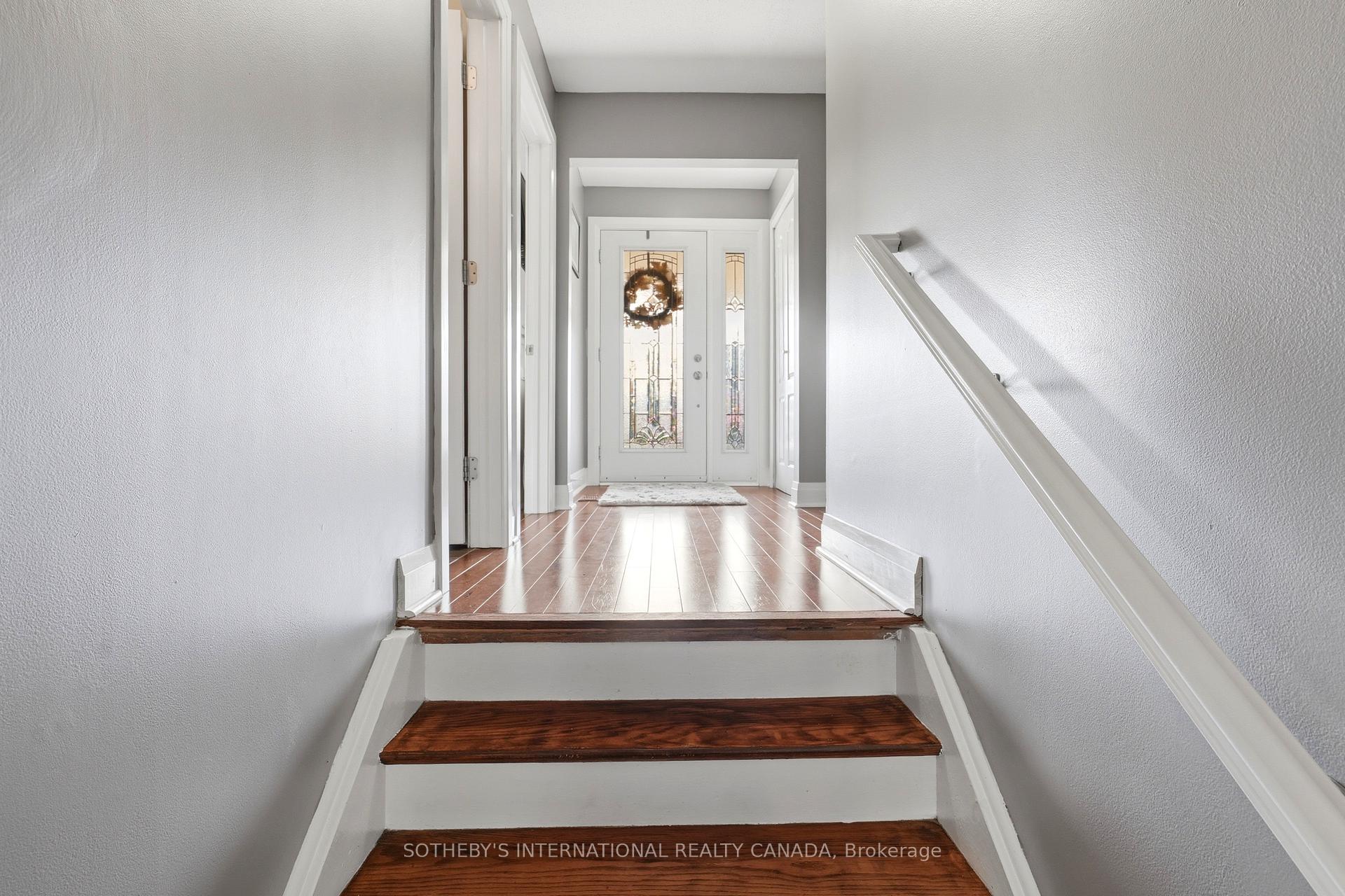 Photo 8 of 2429 Whaley Whaley Drive, Mississauga, Cooksville — HOMEH