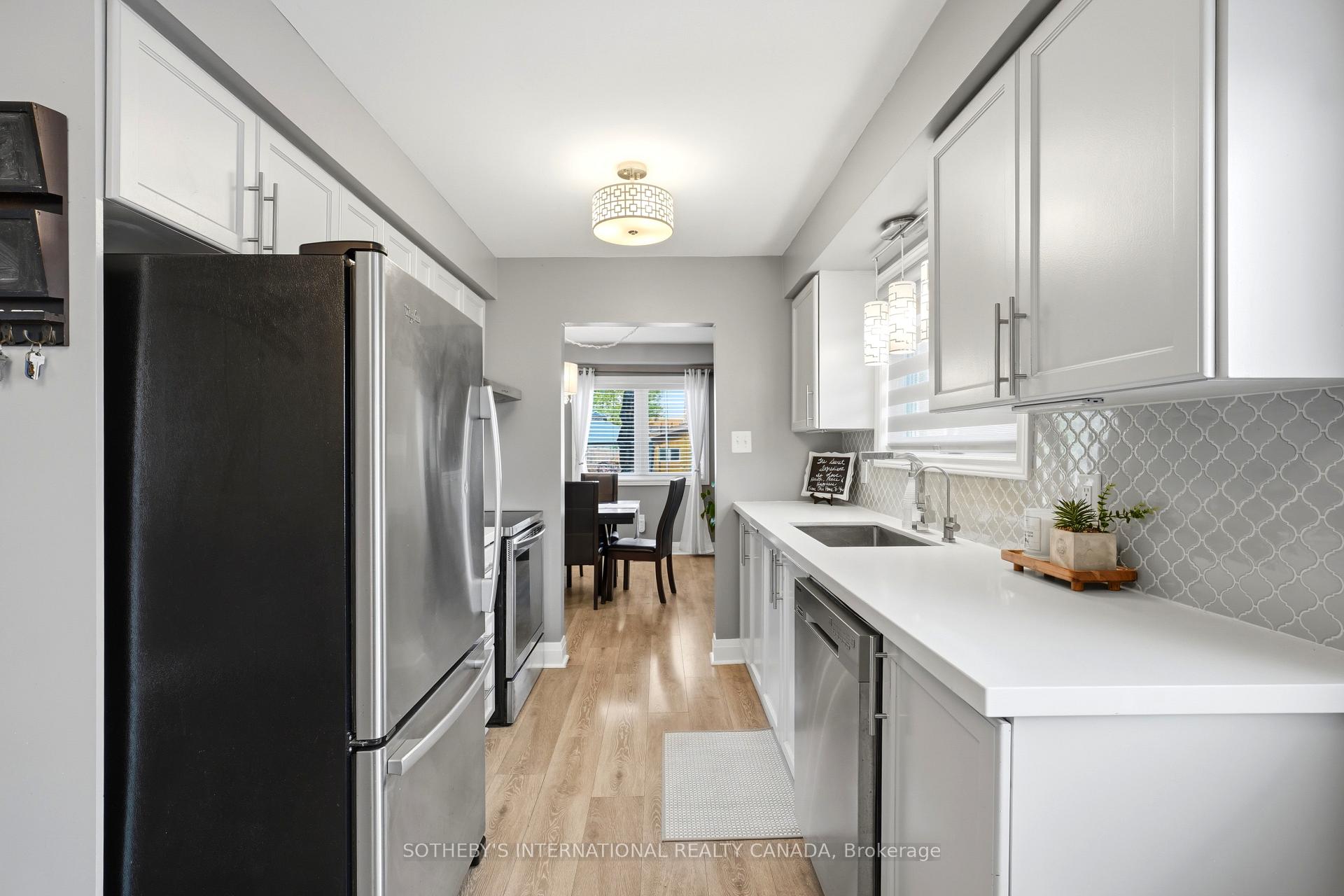 Photo 16 of 2429 Whaley Whaley Drive, Mississauga, Cooksville — HOMEH