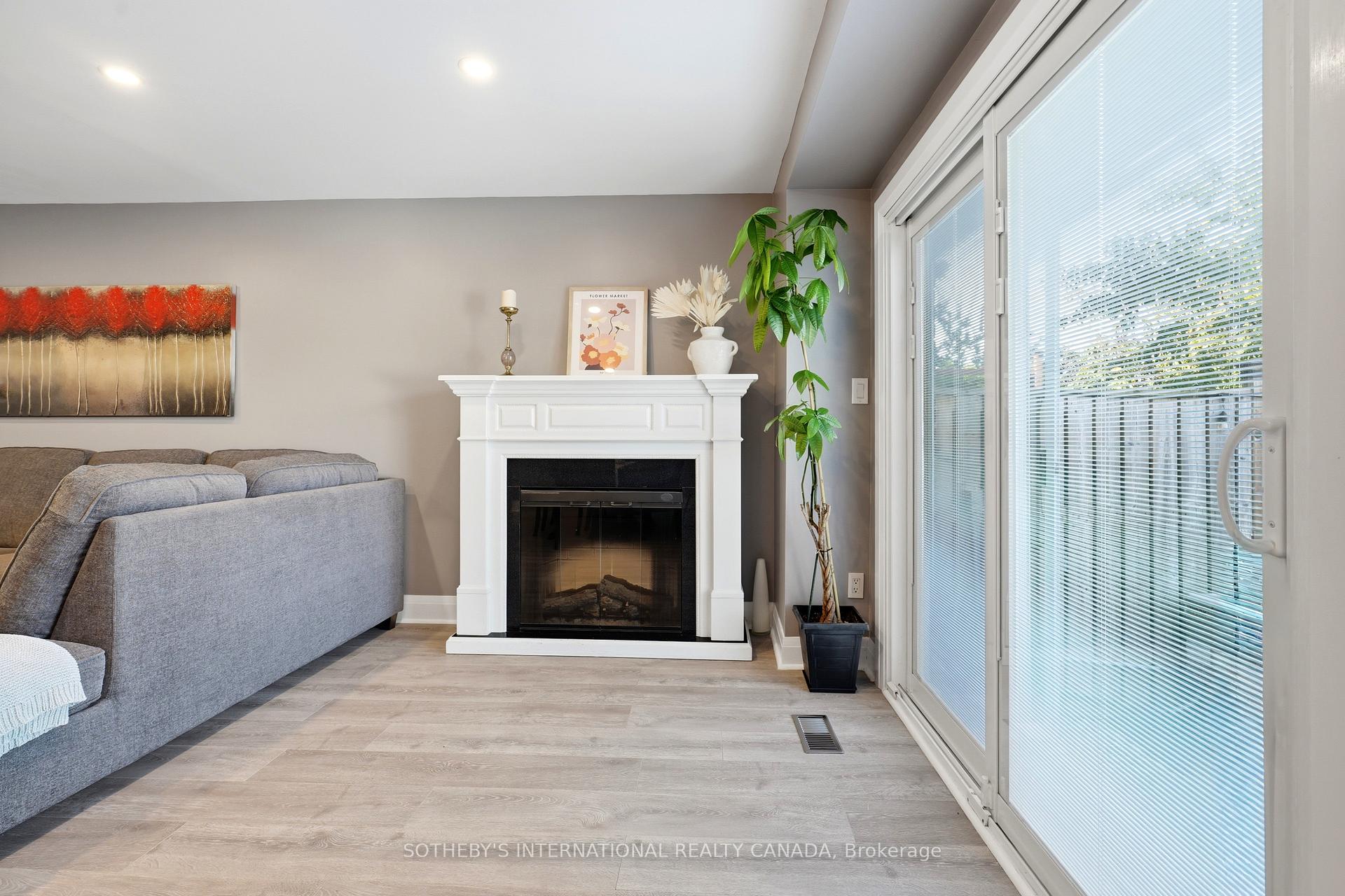 Photo 20 of 2429 Whaley Whaley Drive, Mississauga, Cooksville — HOMEH