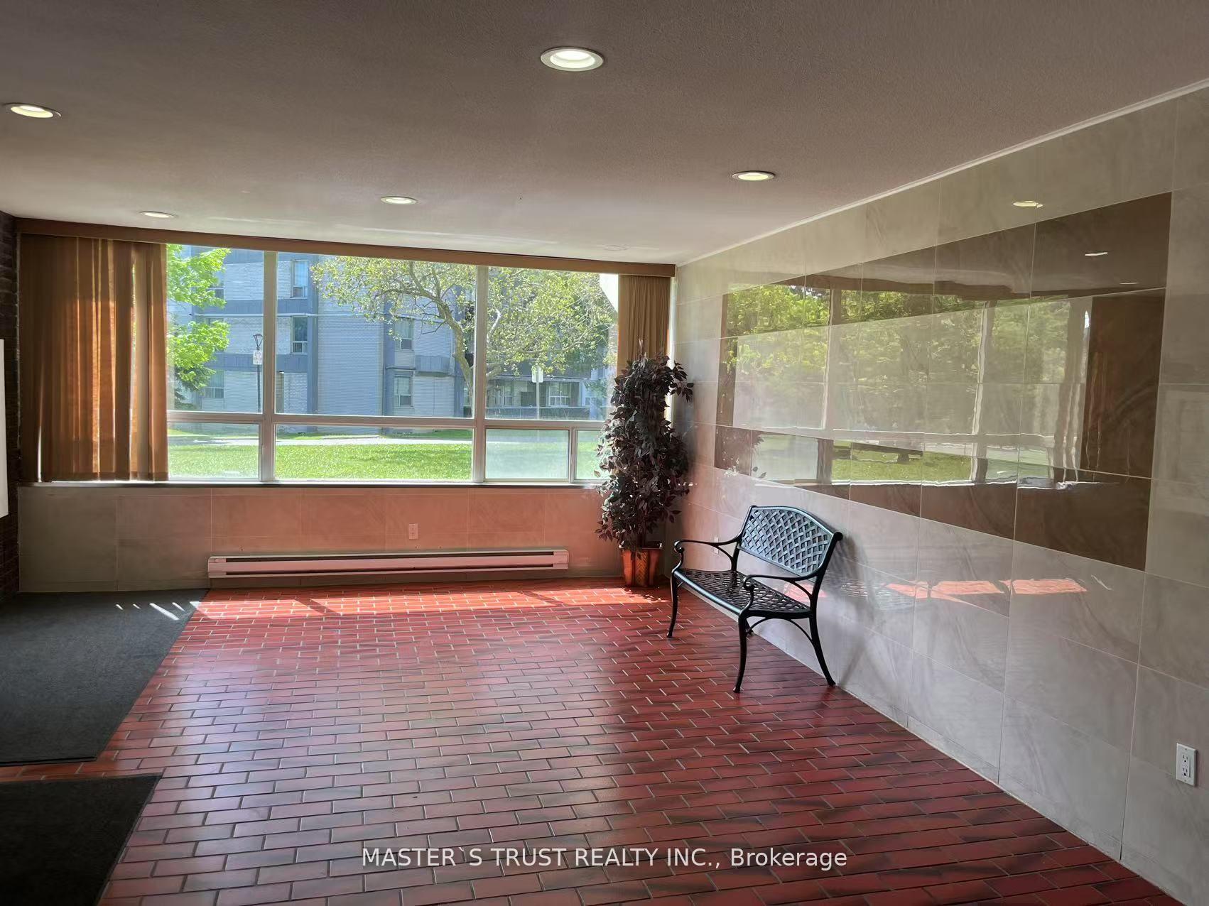 Photo 3 of Unit 903, 3420 Eglinton Avenue E, Scarborough, Scarborough Village — HOMEH