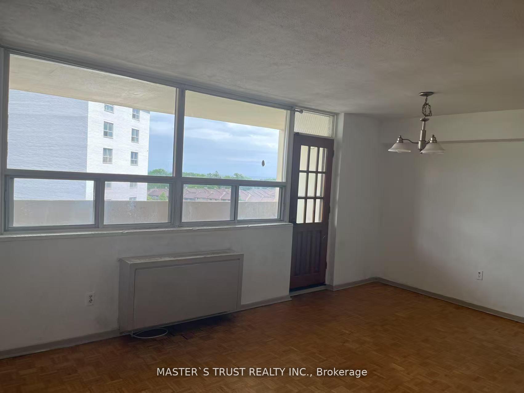 Photo 5 of Unit 903, 3420 Eglinton Avenue E, Scarborough, Scarborough Village — HOMEH
