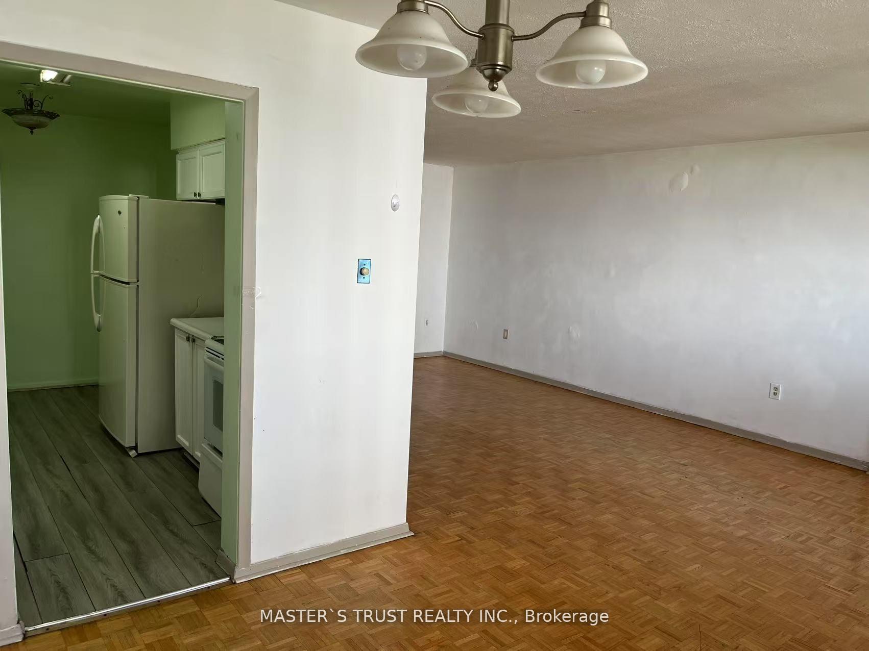 Photo 9 of Unit 903, 3420 Eglinton Avenue E, Scarborough, Scarborough Village — HOMEH