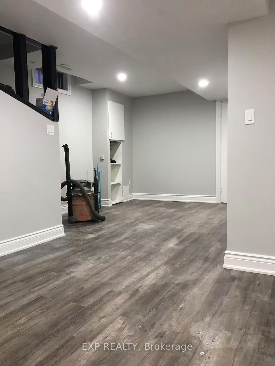 Photo 6 of 82 Alderbury Drive, Markham, Middlefield — HOMEH