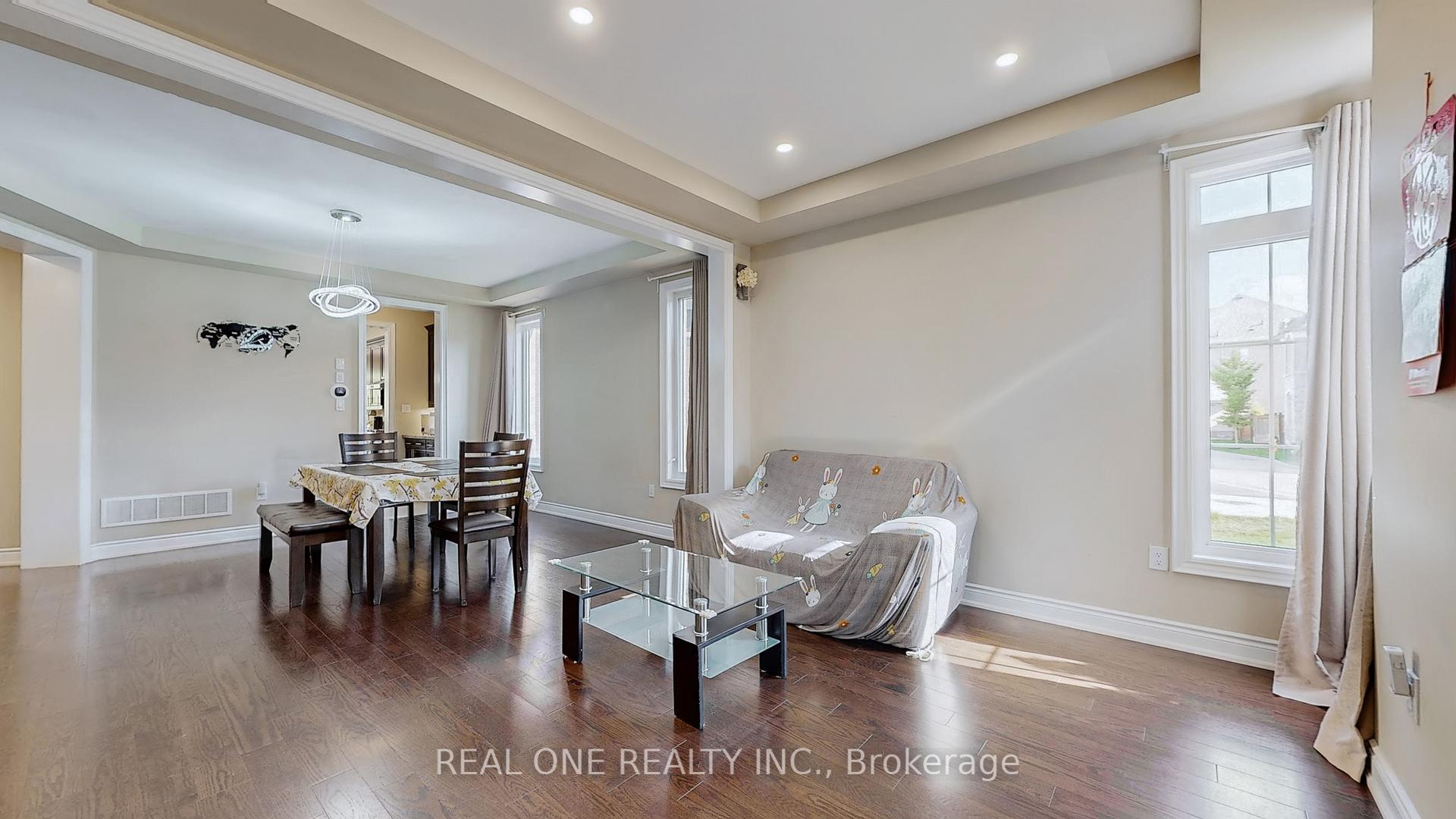 Photo 3 of Unit 6, 1815 Fairport Road, Pickering, Dunbarton — HOMEH
