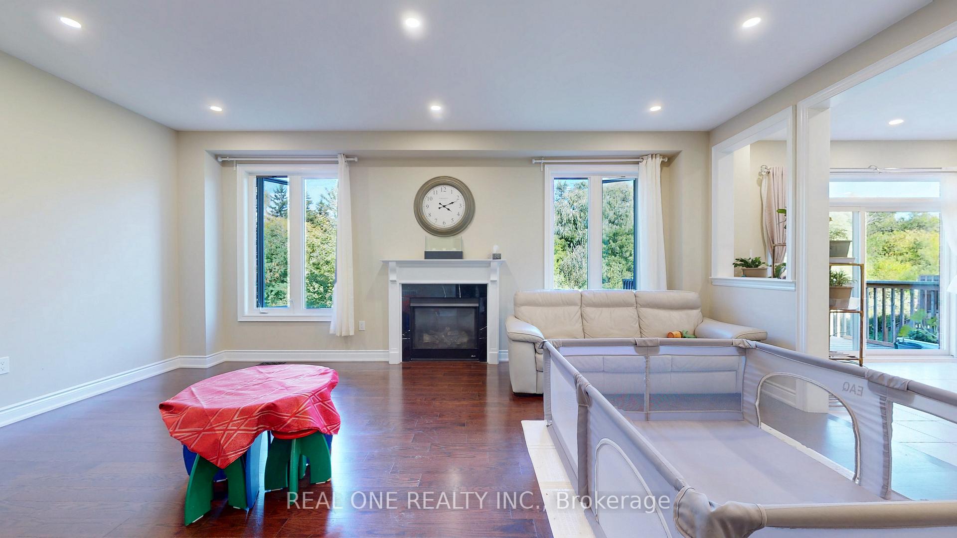 Photo 7 of Unit 6, 1815 Fairport Road, Pickering, Dunbarton — HOMEH
