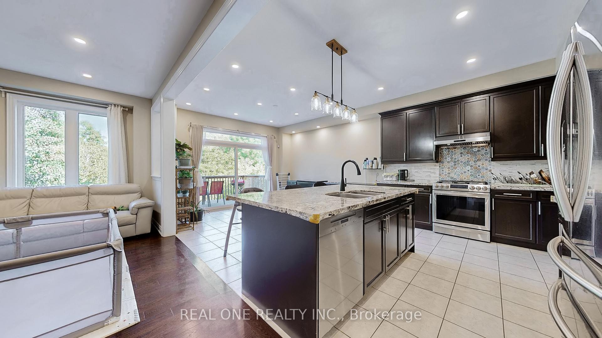 Photo 11 of Unit 6, 1815 Fairport Road, Pickering, Dunbarton — HOMEH