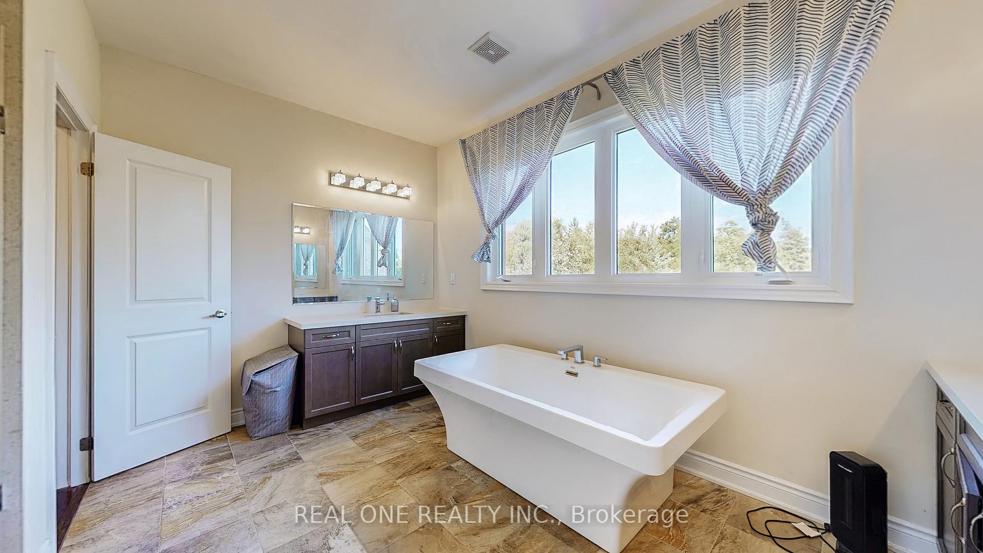 Photo 19 of Unit 6, 1815 Fairport Road, Pickering, Dunbarton — HOMEH