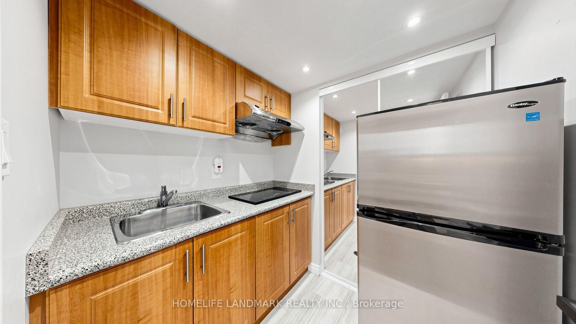 Photo 13 of 41 Angus Drive, North York, Don Valley Village — HOMEH