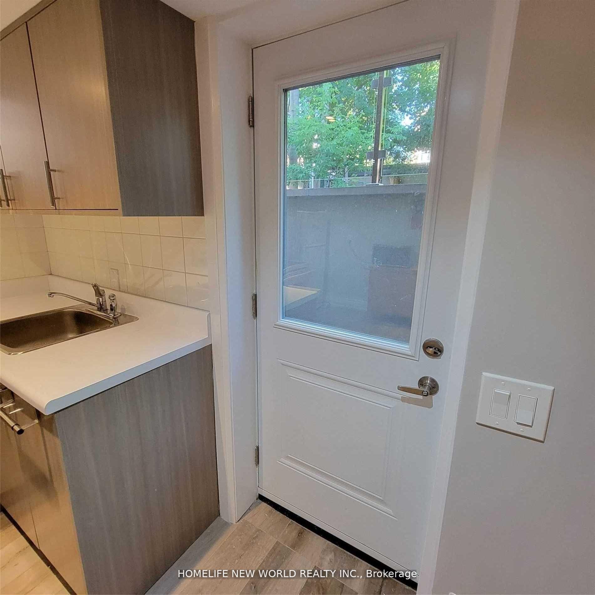 Photo 12 of 41 Brucewood Crescent, Toronto, Englemount-Lawrence — HOMEH