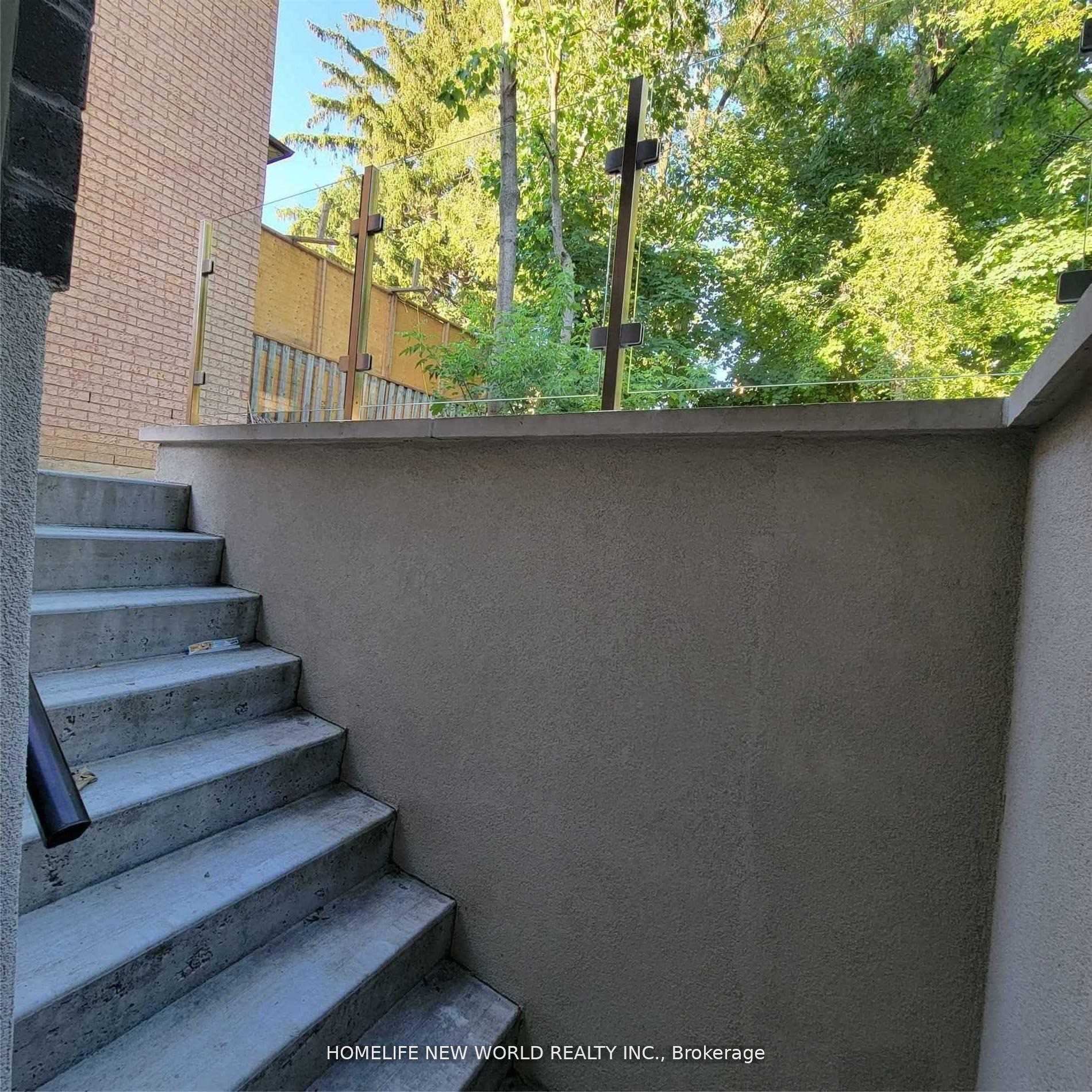Photo 13 of 41 Brucewood Crescent, Toronto, Englemount-Lawrence — HOMEH