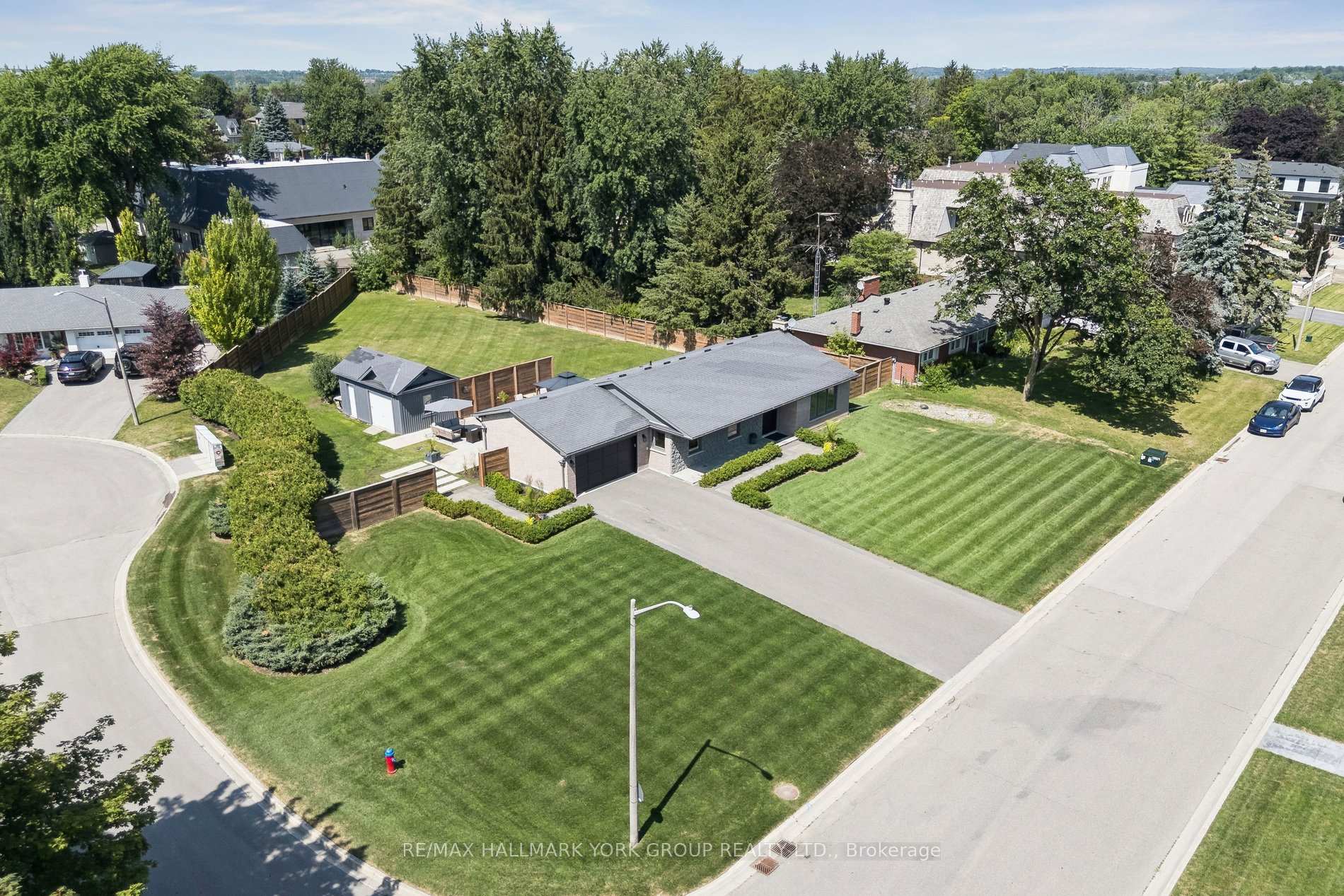 Photo 3 of 256 Banner Lane, King, King City — HOMEH