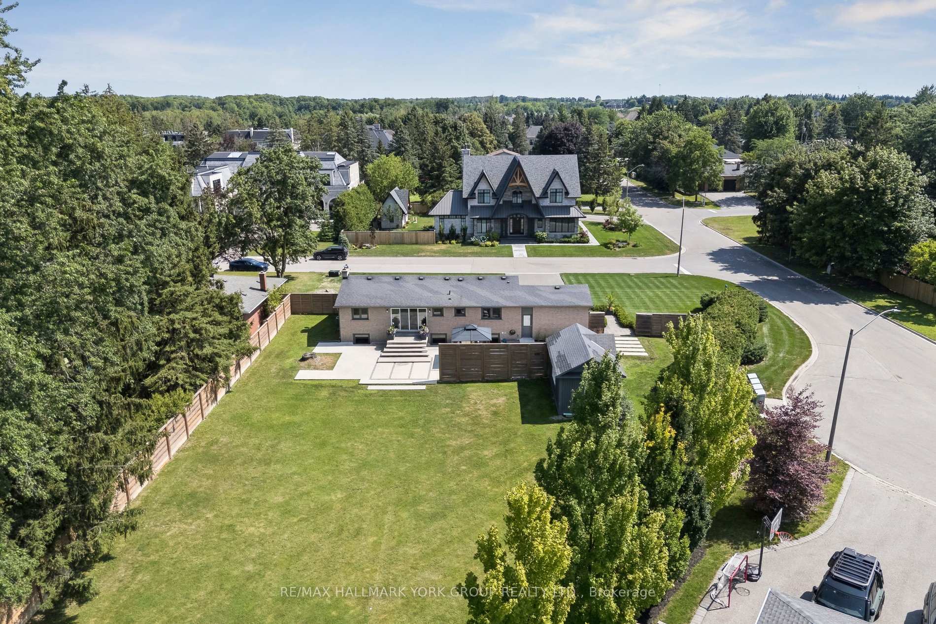 Photo 5 of 256 Banner Lane, King, King City — HOMEH
