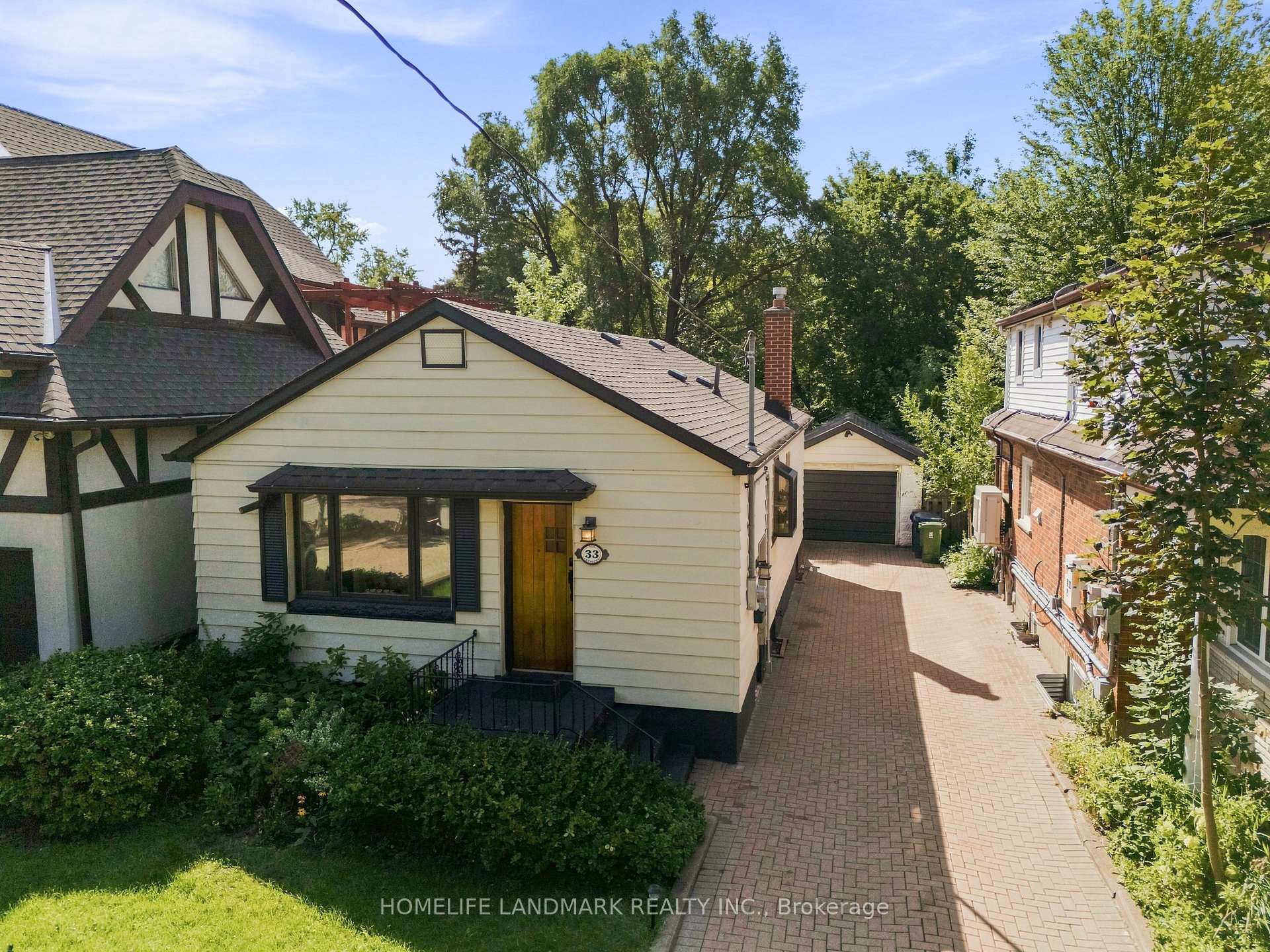 Photo 1 of 33 Ash Crescent, Etobicoke, Long Branch — HOMEH