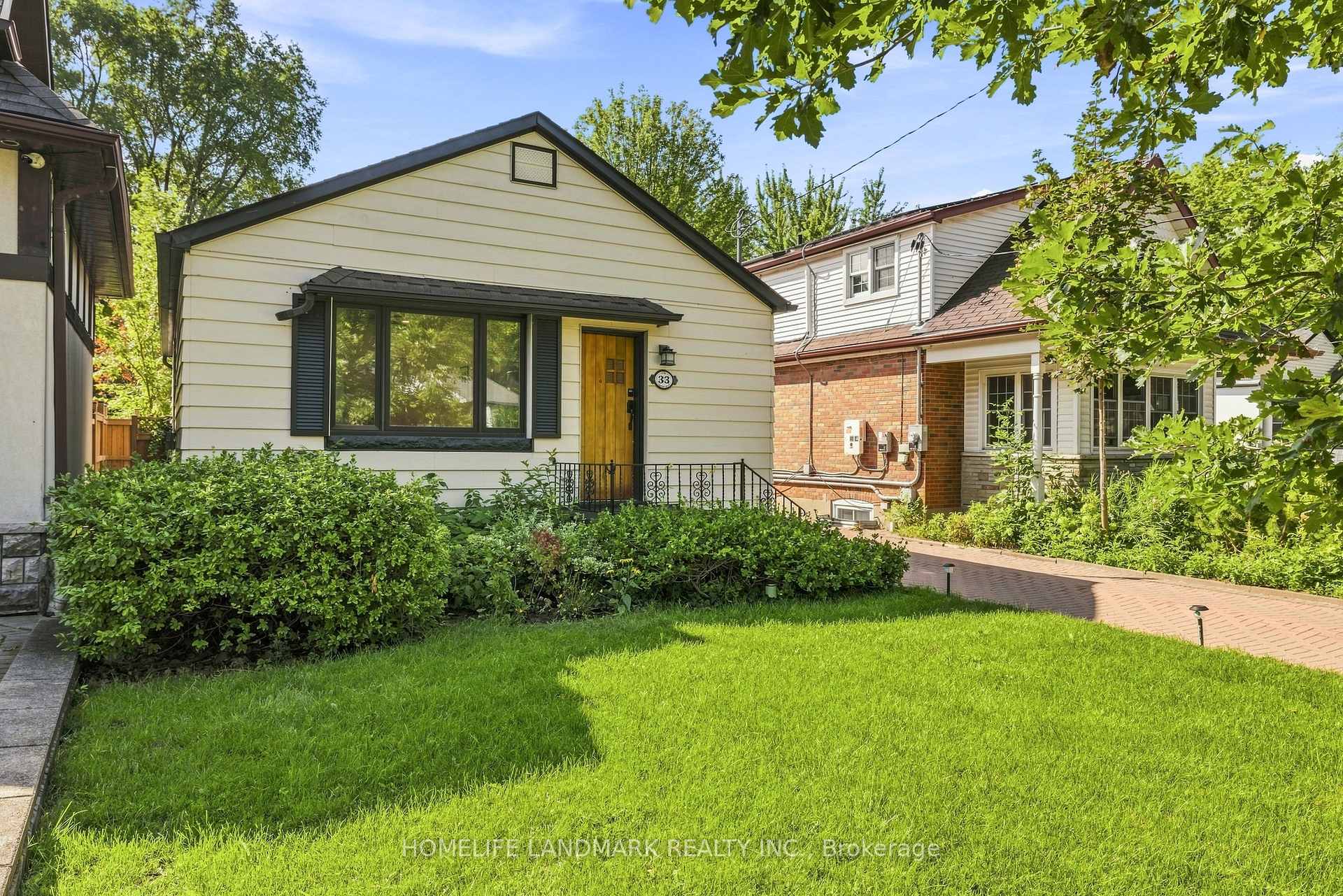 Photo 3 of 33 Ash Crescent, Etobicoke, Long Branch — HOMEH