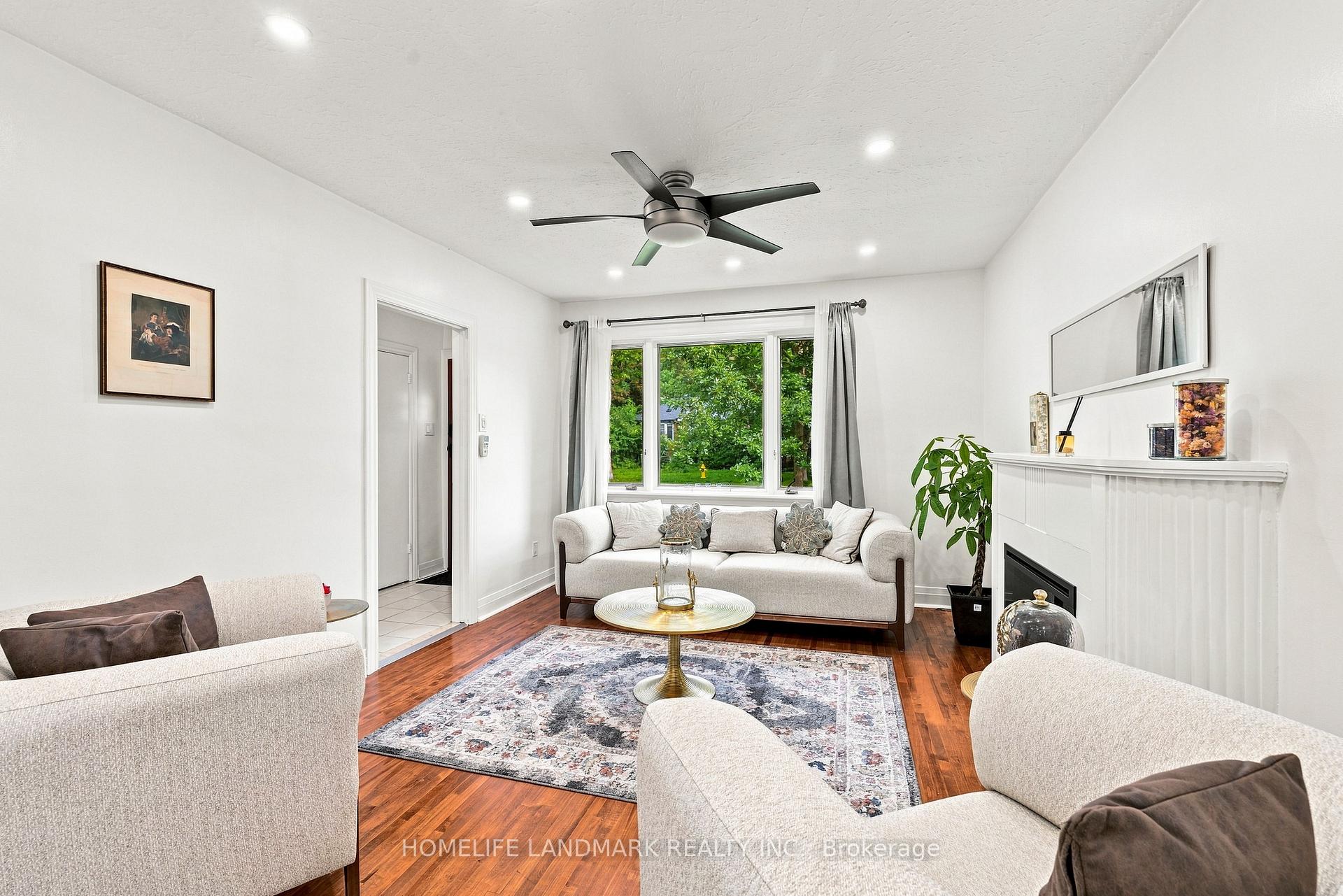 Photo 7 of 33 Ash Crescent, Etobicoke, Long Branch — HOMEH