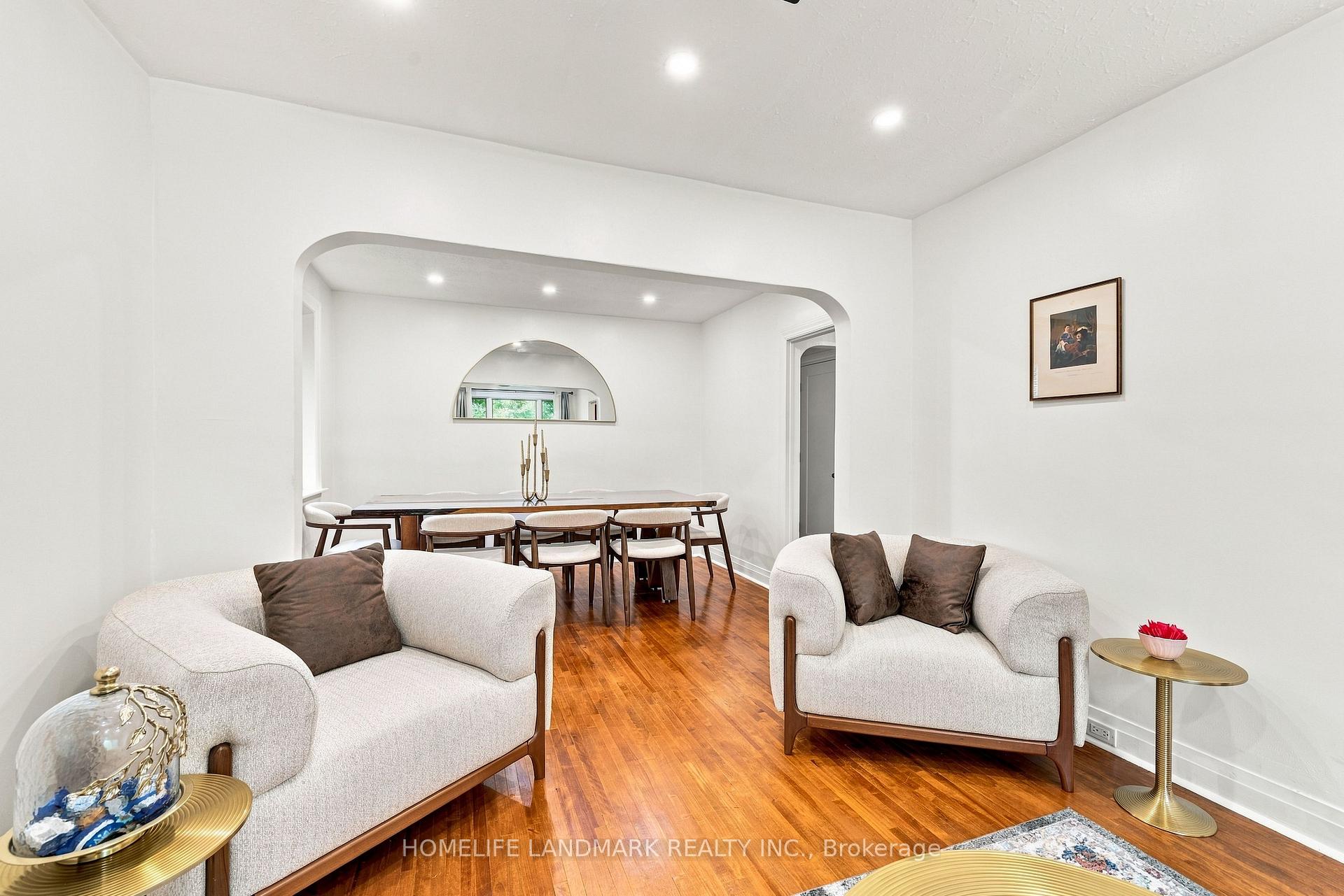 Photo 9 of 33 Ash Crescent, Etobicoke, Long Branch — HOMEH