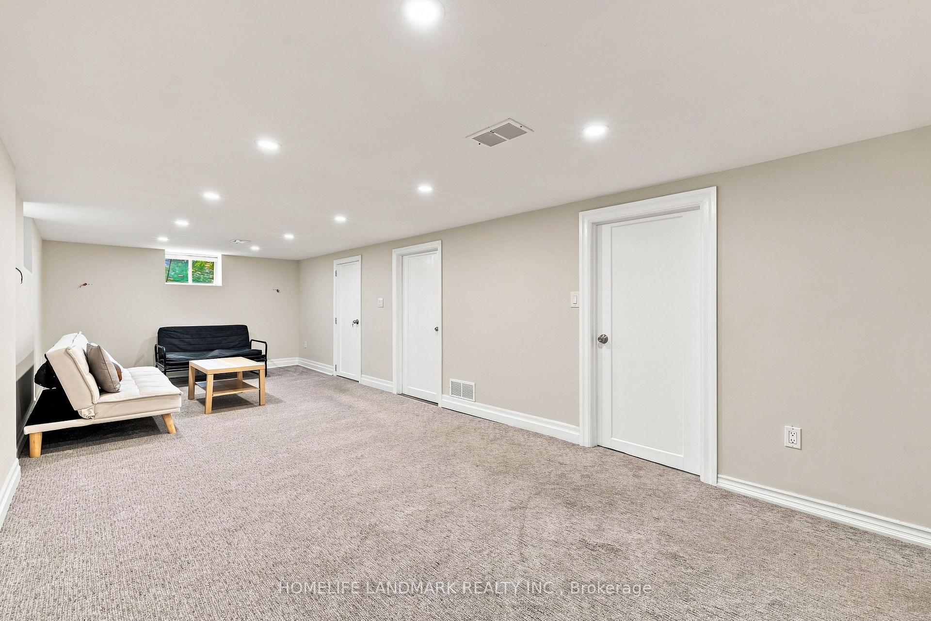 Photo 21 of 33 Ash Crescent, Etobicoke, Long Branch — HOMEH
