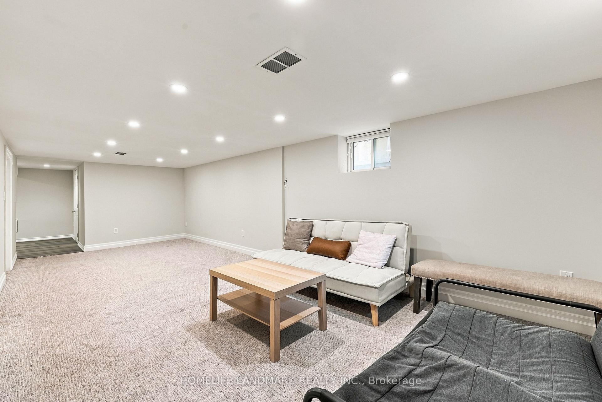 Photo 23 of 33 Ash Crescent, Etobicoke, Long Branch — HOMEH