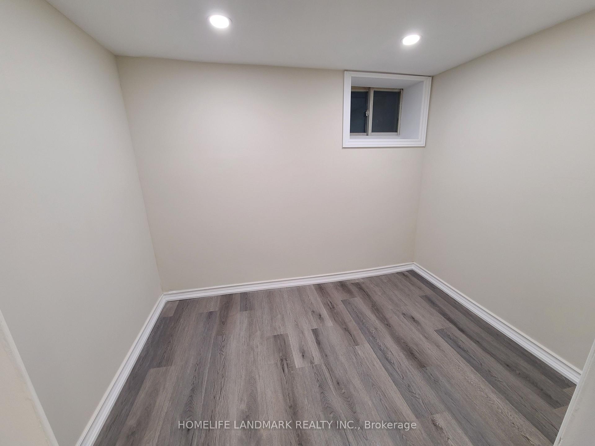 Photo 27 of 33 Ash Crescent, Etobicoke, Long Branch — HOMEH