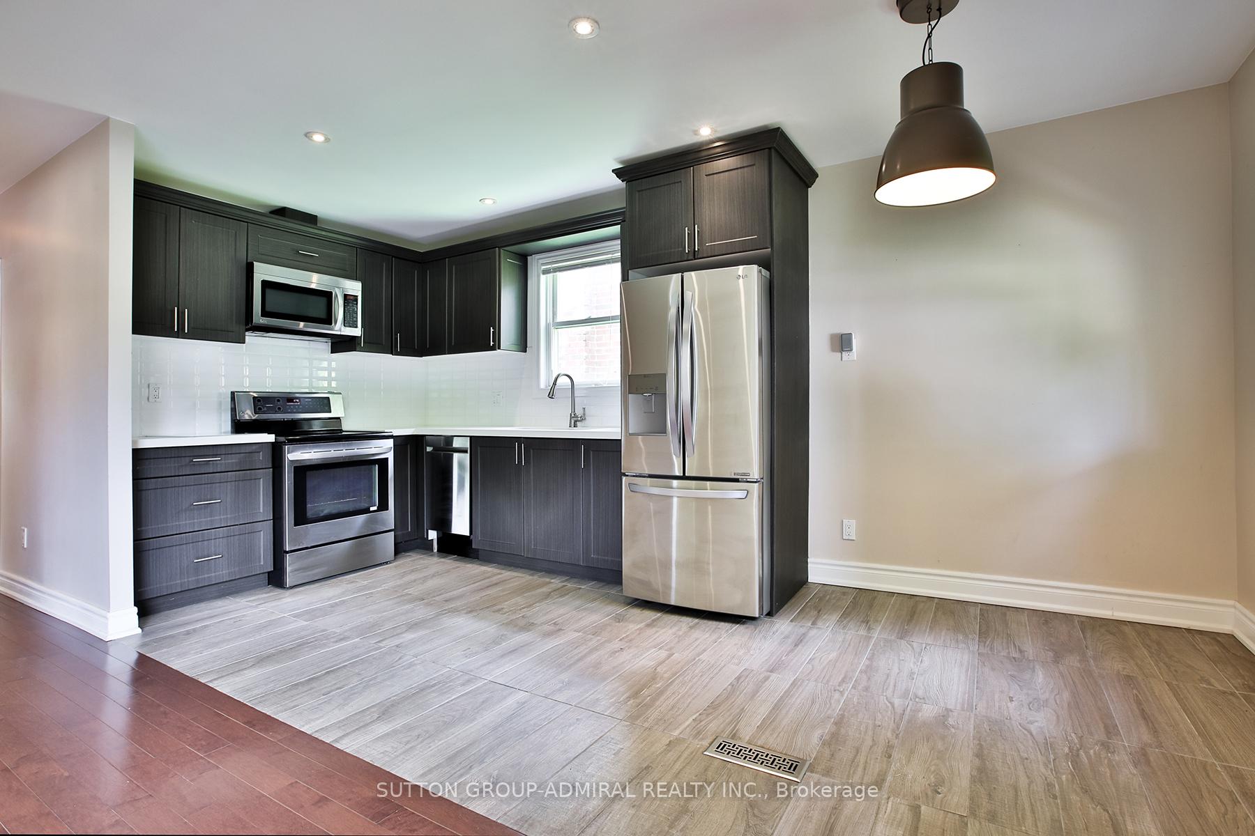 Photo 4 of 33 Regina Avenue, Toronto, Englemount-Lawrence — HOMEH