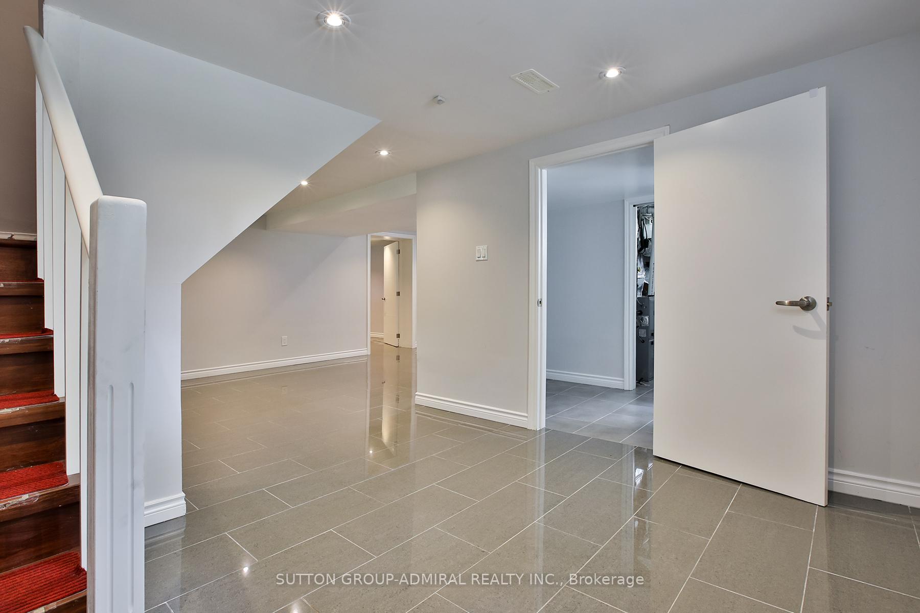 Photo 20 of 33 Regina Avenue, Toronto, Englemount-Lawrence — HOMEH