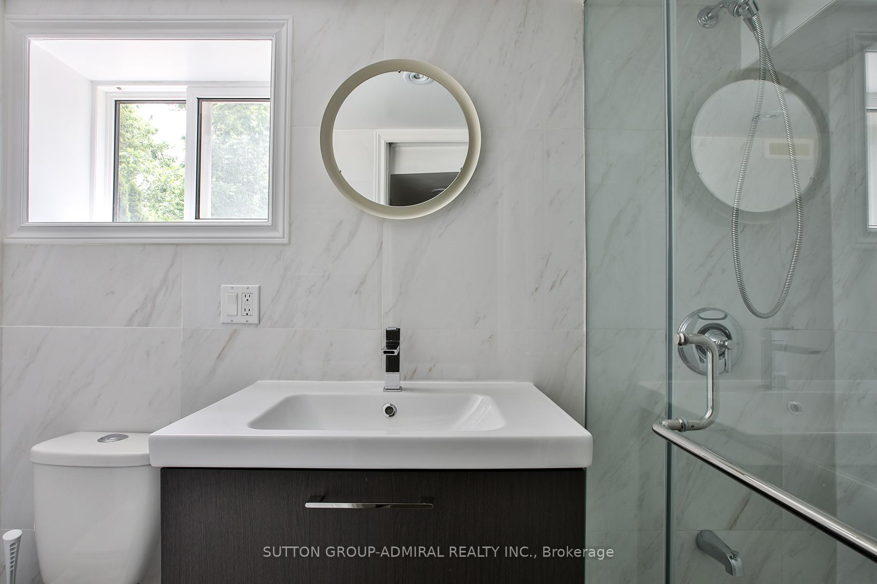 Photo 31 of 33 Regina Avenue, Toronto, Englemount-Lawrence — HOMEH