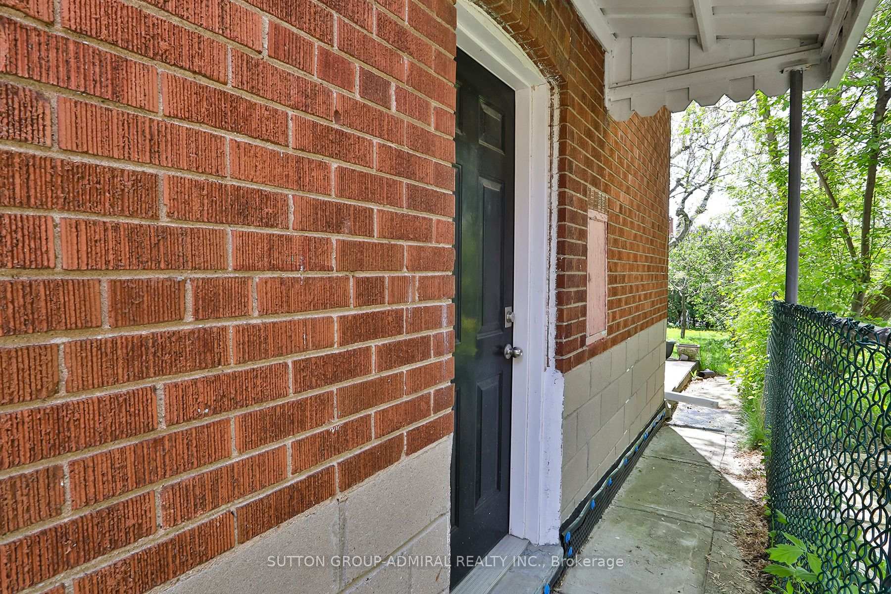 Photo 33 of 33 Regina Avenue, Toronto, Englemount-Lawrence — HOMEH