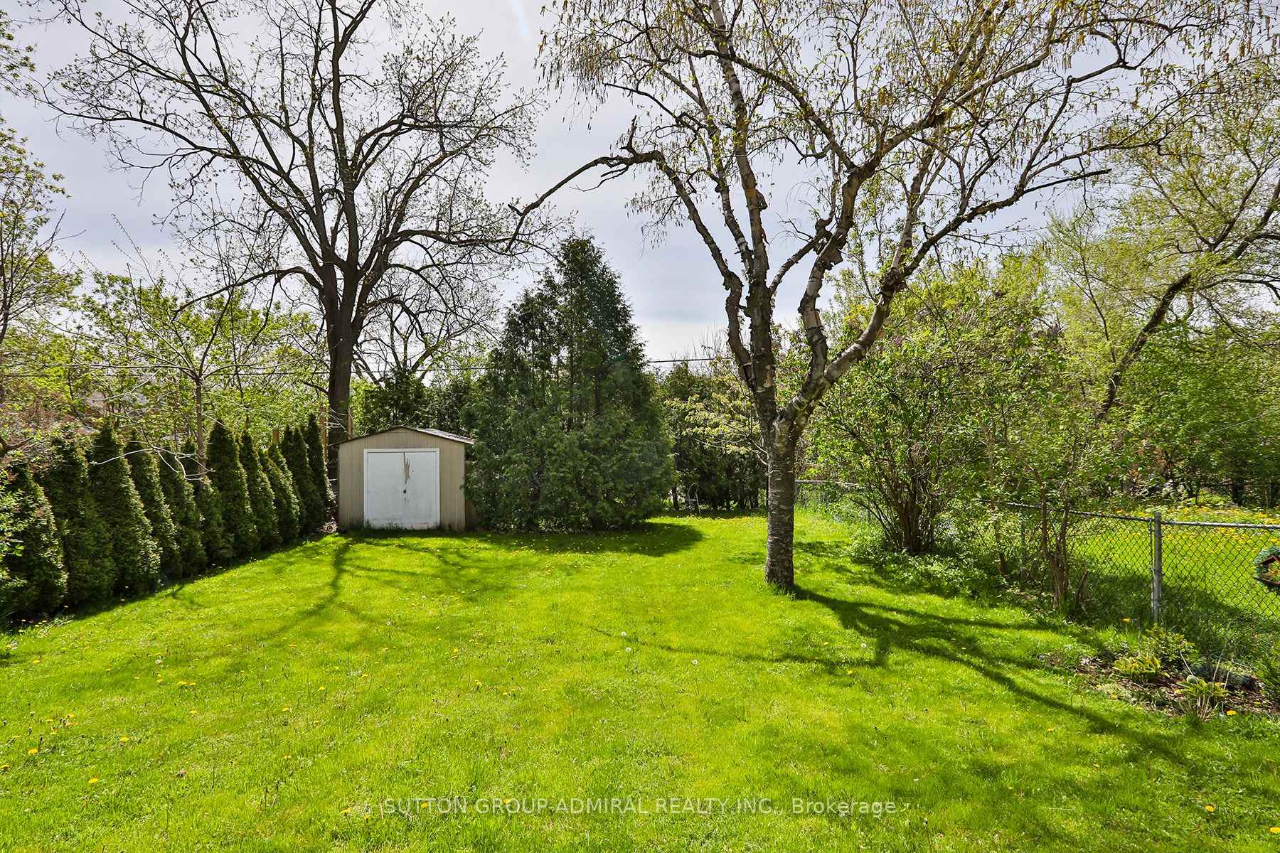 Photo 35 of 33 Regina Avenue, Toronto, Englemount-Lawrence — HOMEH