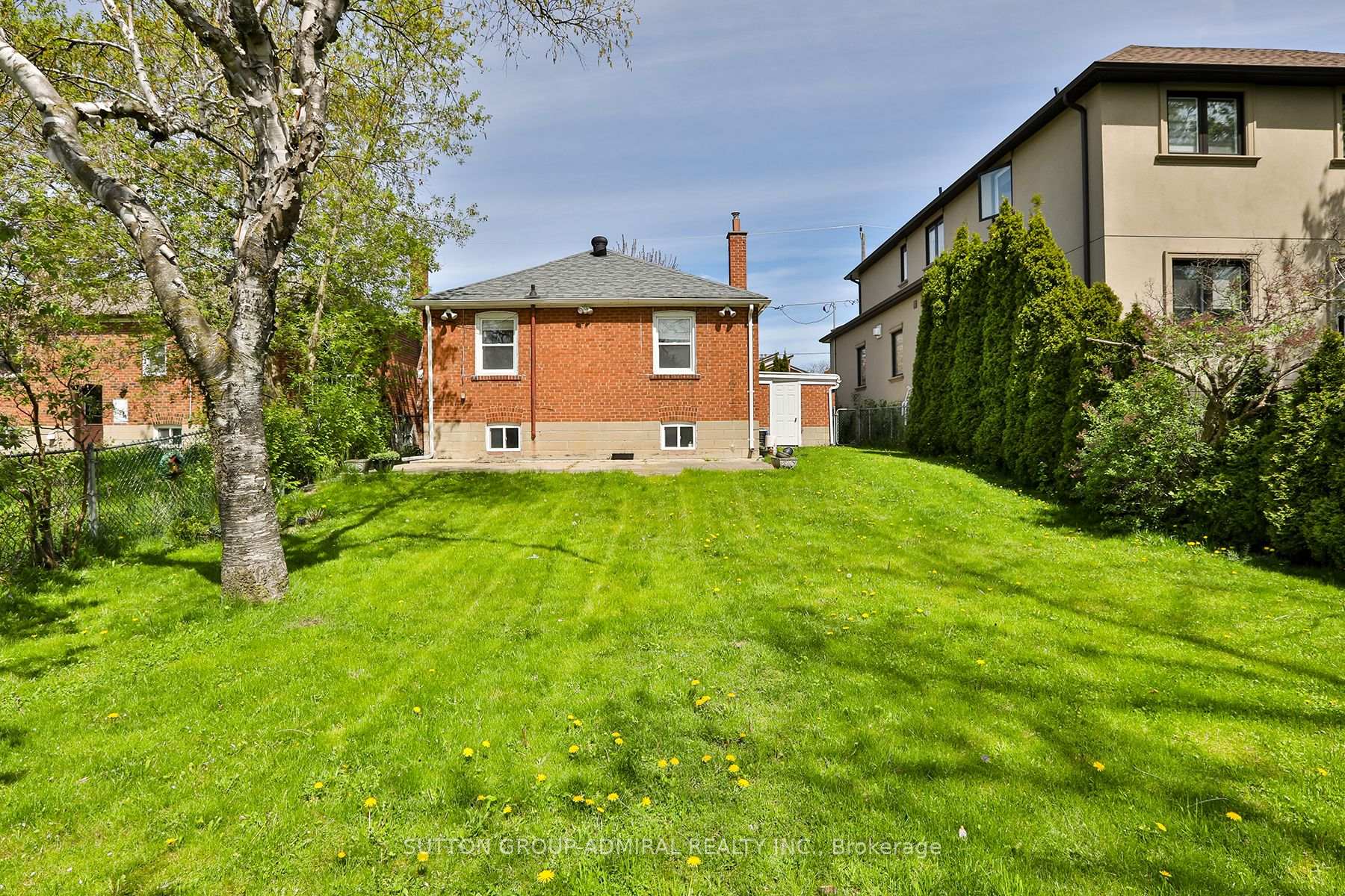 Photo 36 of 33 Regina Avenue, Toronto, Englemount-Lawrence — HOMEH
