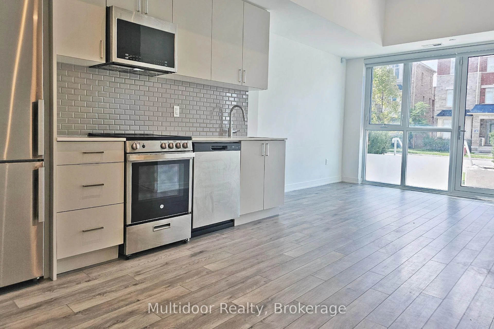 Photo 4 of Unit 151, 1005 Dundas Street E, Oakville, Joshua Meadows — HOMEH