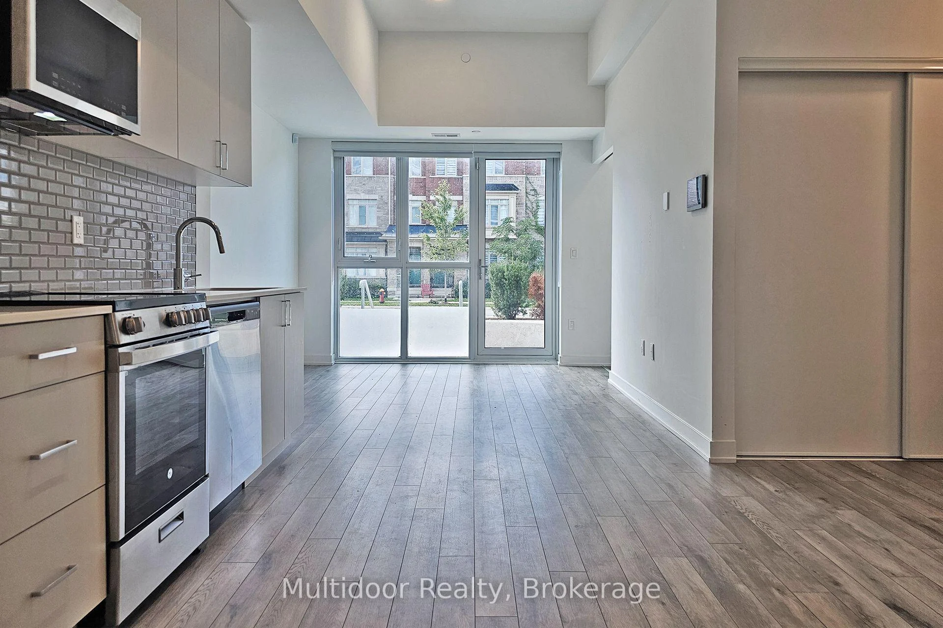 Photo 8 of Unit 151, 1005 Dundas Street E, Oakville, Joshua Meadows — HOMEH