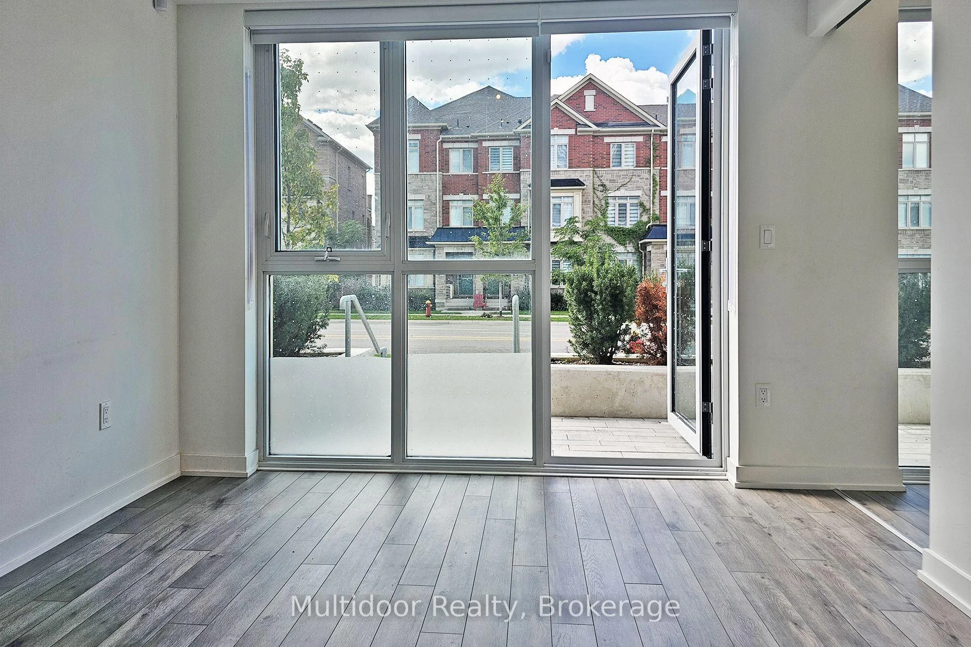 Photo 10 of Unit 151, 1005 Dundas Street E, Oakville, Joshua Meadows — HOMEH