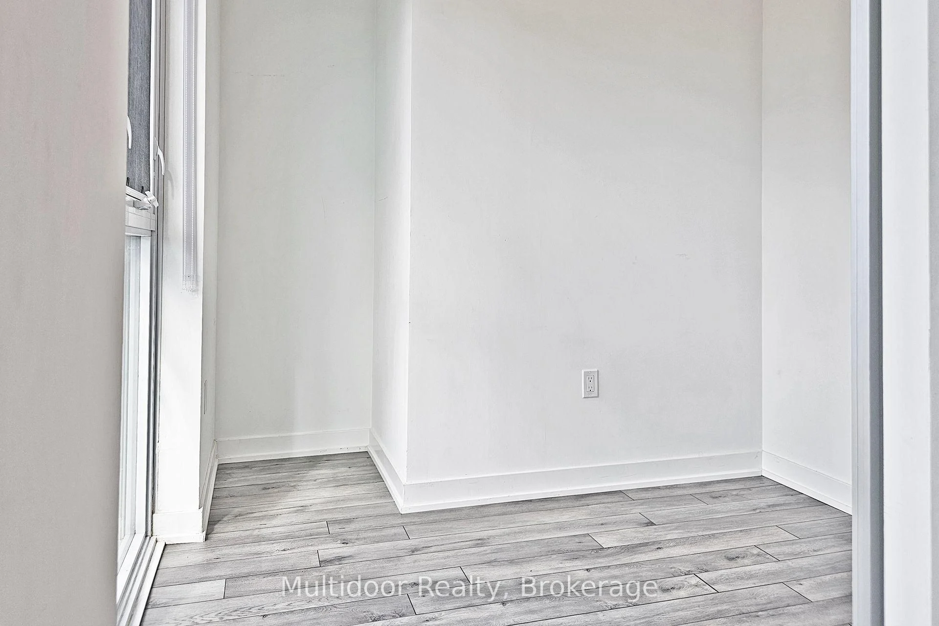 Photo 12 of Unit 151, 1005 Dundas Street E, Oakville, Joshua Meadows — HOMEH